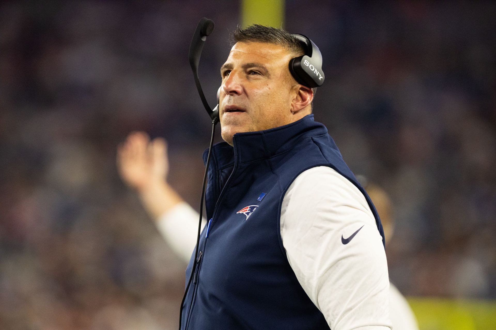 Mike Vrabel doesn't mince words about Patriots' defense during first half vs Eagles in preseason week 2