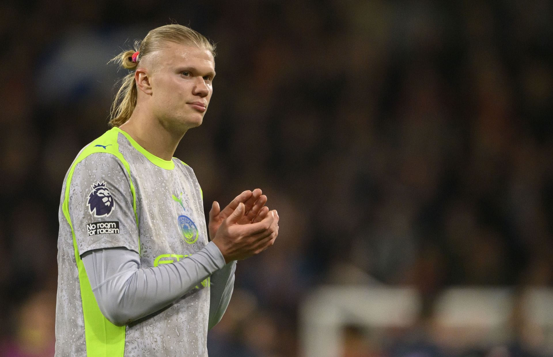 Erling Haaland shares 4-word message along with selfie as he returns to Manchester after long Europe vacation