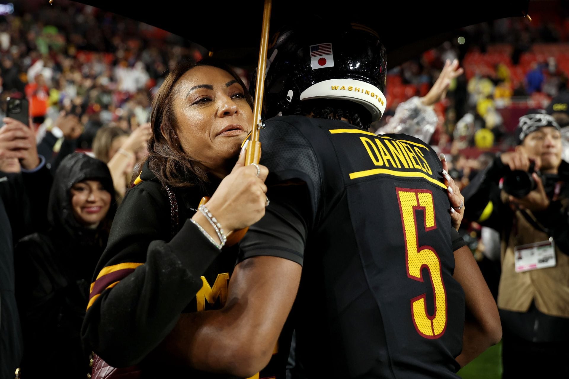 "Jayden Daniels should fire every person... Extraordinarily dumb": OutKick founder Clay Travis blasts Commanders star's mother amid LSU debacle