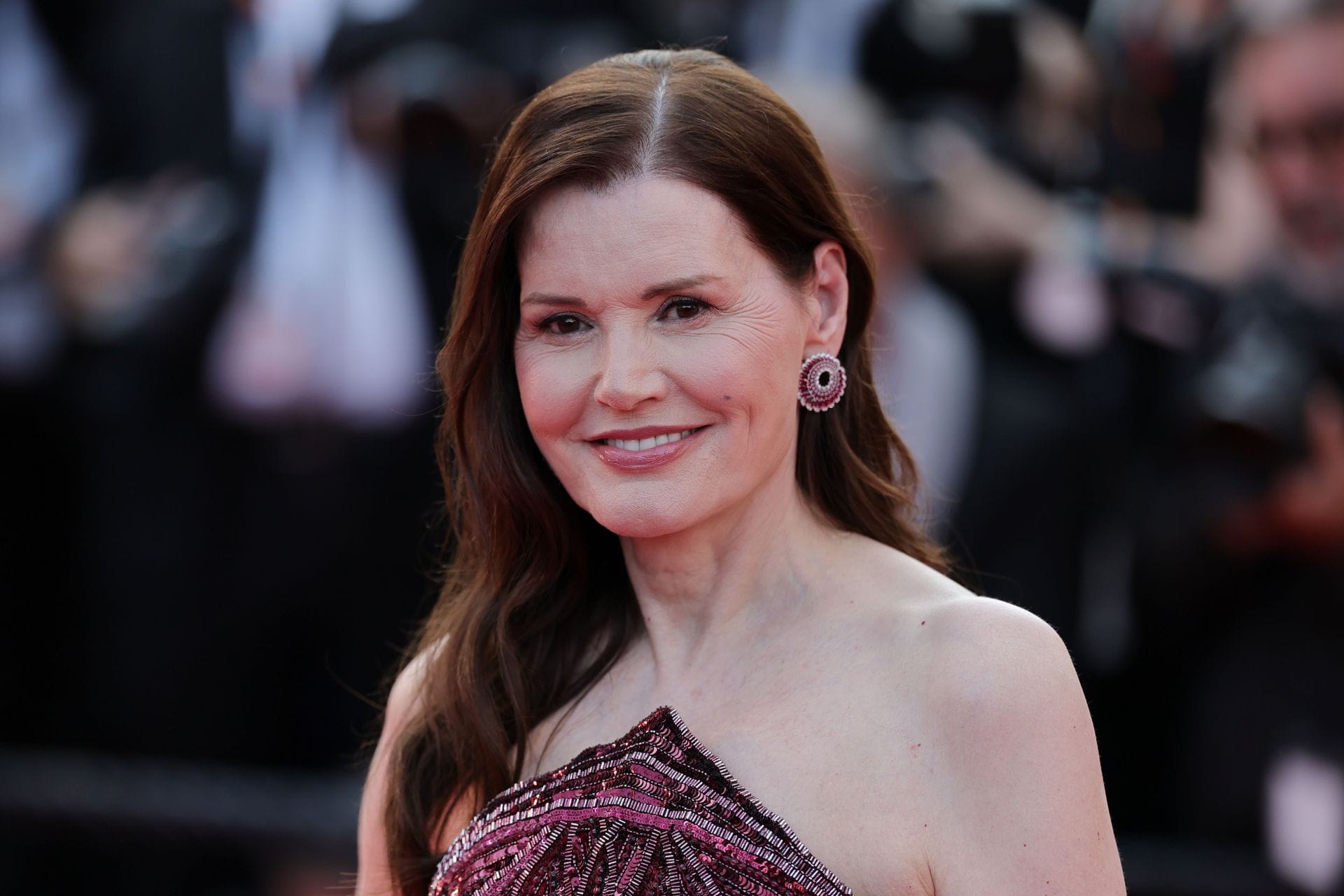 "Not attractive enough" - Geena Davis reveals why Fletch filmmakers denied her the lead on Armchair Expert Podcast