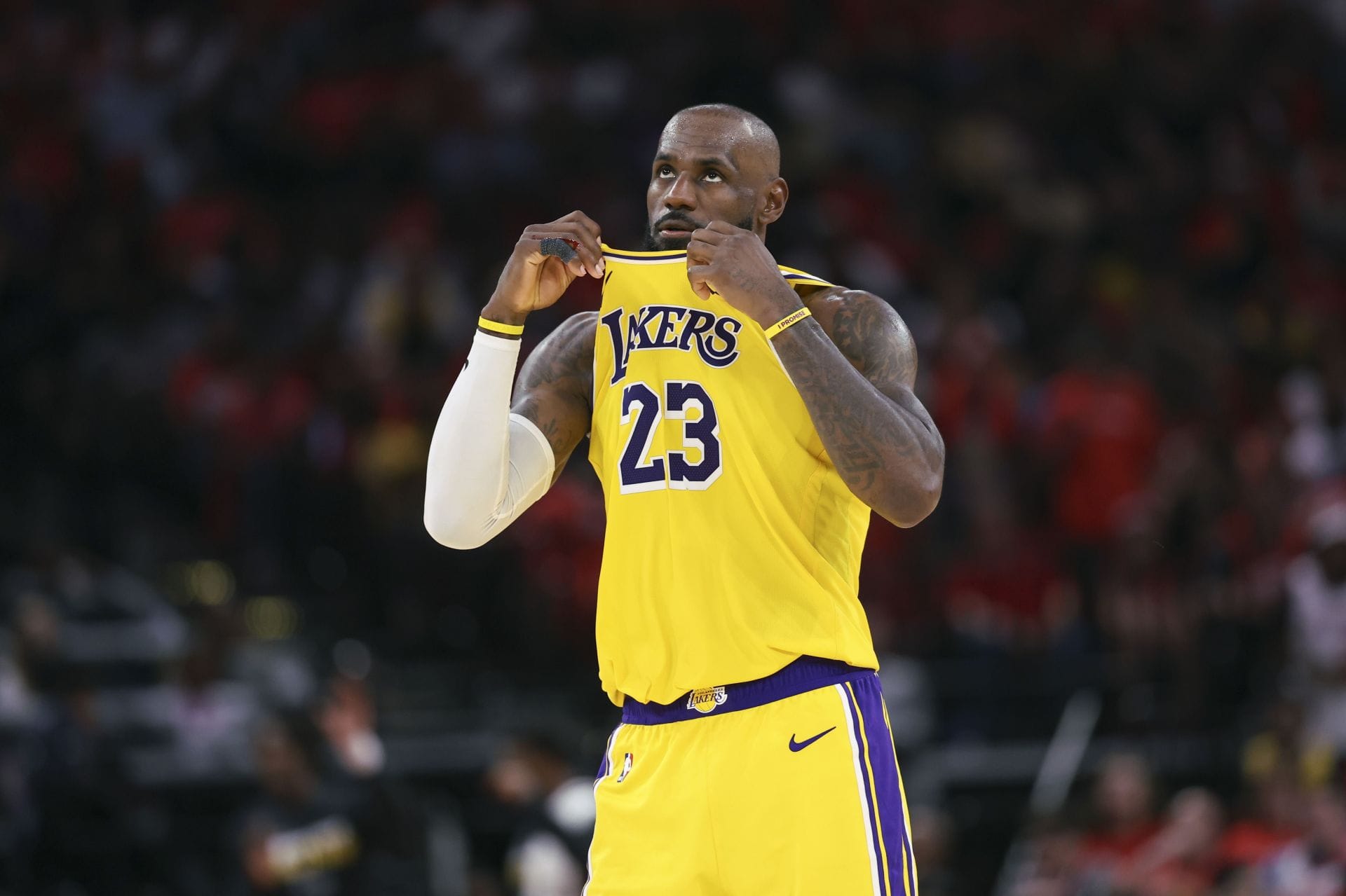 "But Chose to Play With Embiid Who Is Never Healthy”: Fans React to New Steph Curry Revelation Explaining Why LeBron James Never Joined Warriors