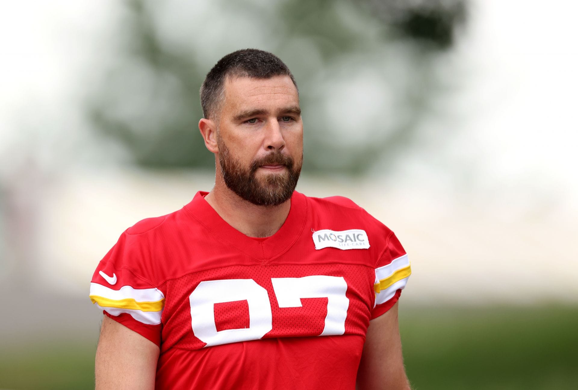 "He's gonna retire before the season starts": NFL fans react to Travis Kelce collapsing after taking severe blow at Chiefs training camp