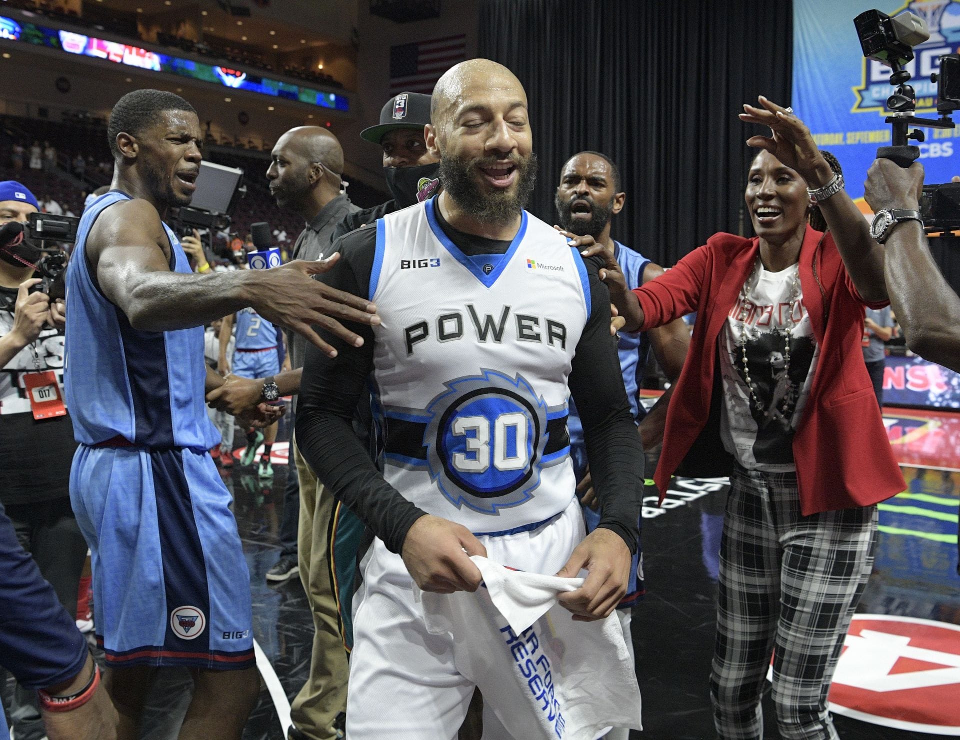 "Of course he went blonde" - WNBA Fans Explode As Royce White Makes Surprise Appearance At Fever vs Sun Clash