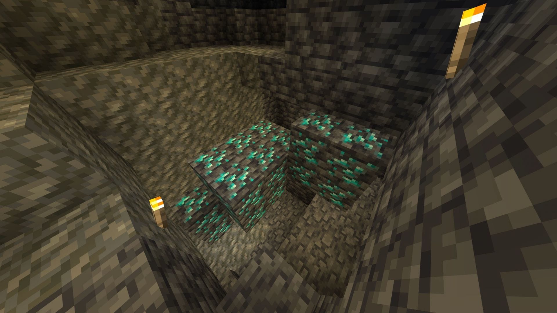 Large diamond vein right under the spawn area (Image via Mojang Studios || Sportskeeda)