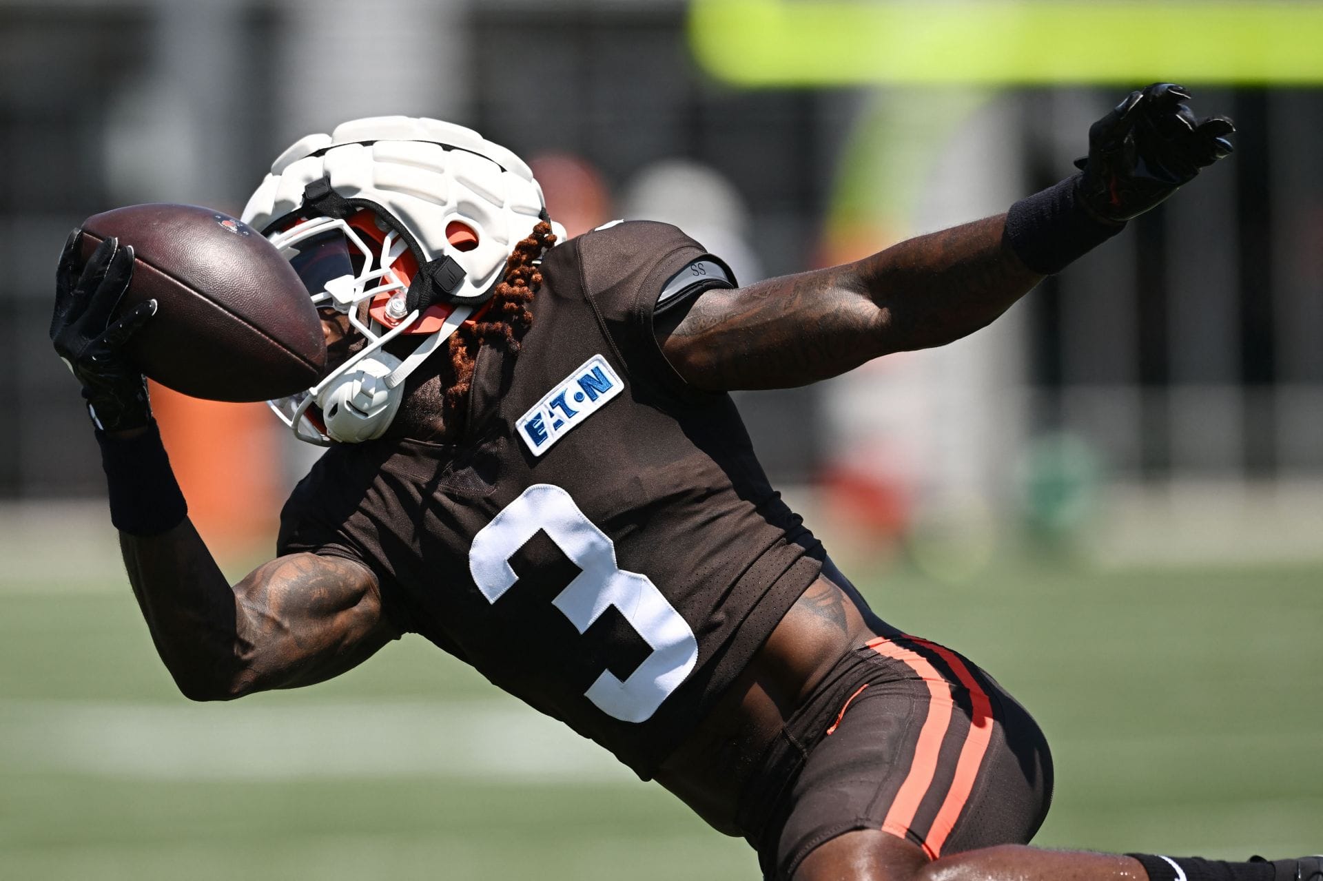 "His hands are made of feet!": 3x Super Bowl champ rips into Jerry Jeudy for dropping an easy pass from Shedeur Sanders