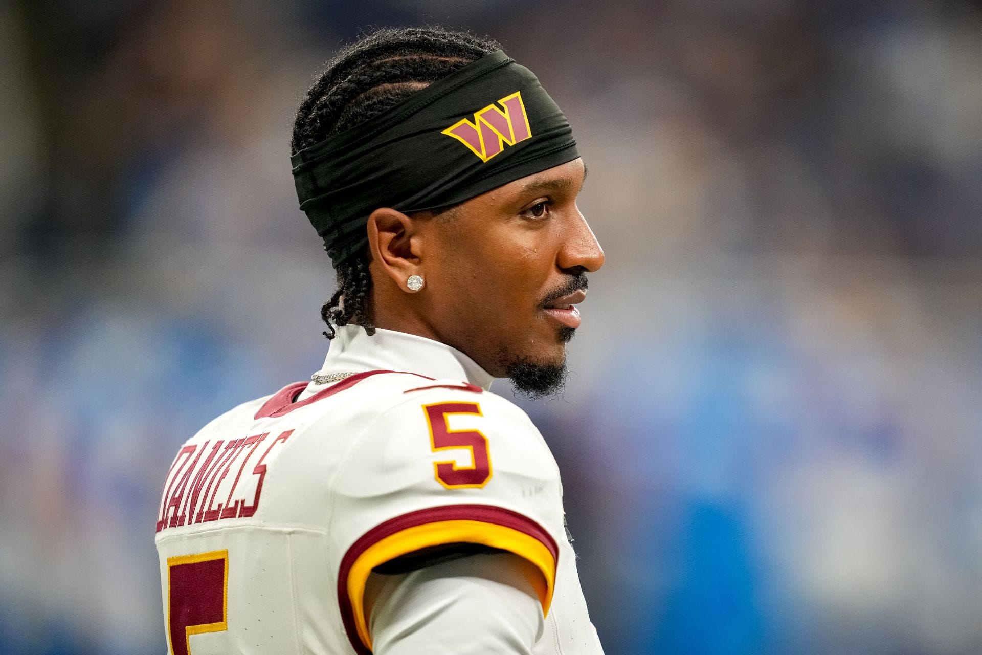 “Wasn't his mommy doing most of the talking for him?”: NFL fans mock Jayden Daniels after Washington QB refuses to address LSU jersey fiasco 
