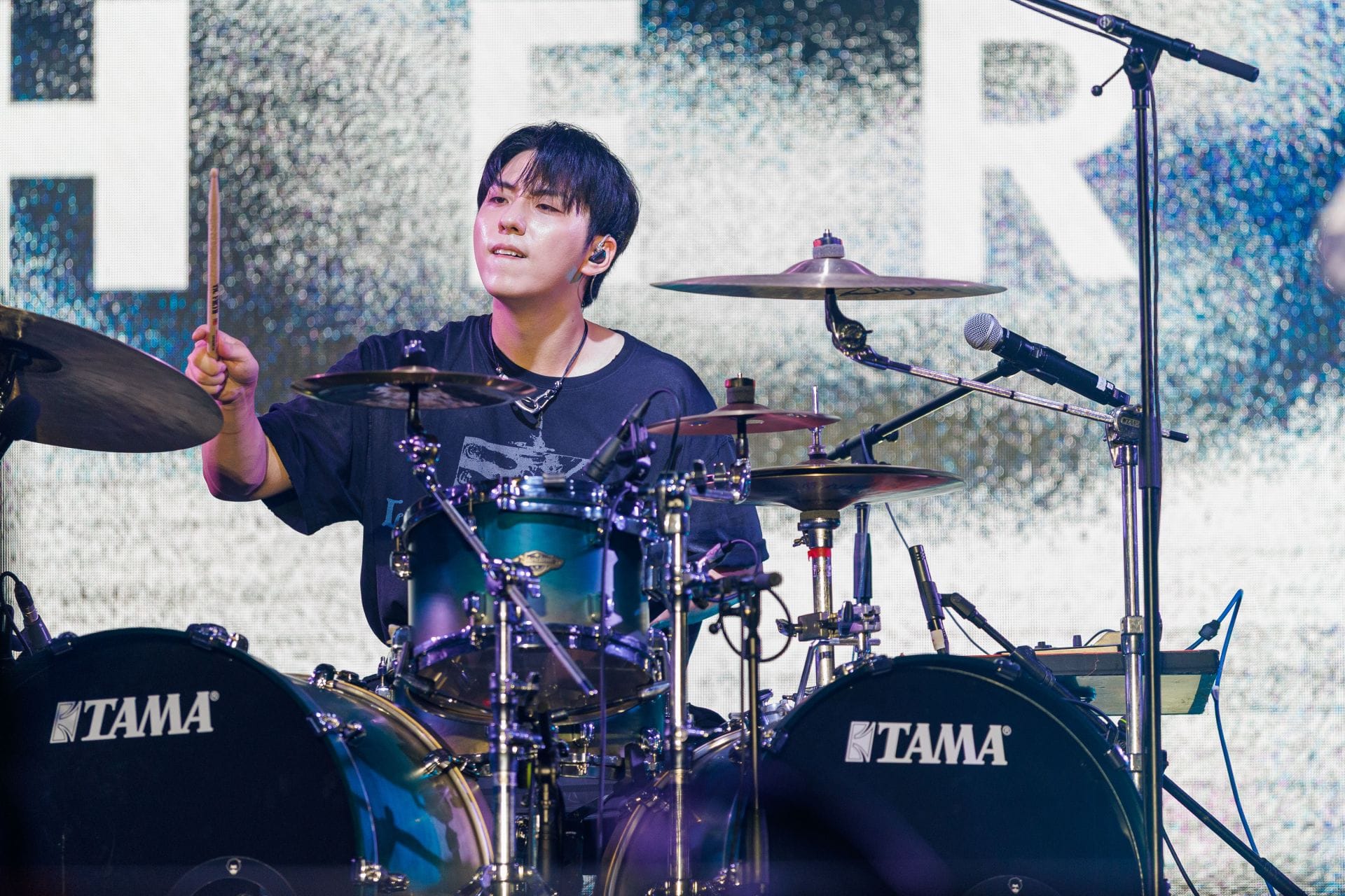 Why did JYP Entertainment terminate Xdinary Heroes' Gunil's contract? Details explored as idol admits making harsh comments on fans in Bubble letter
