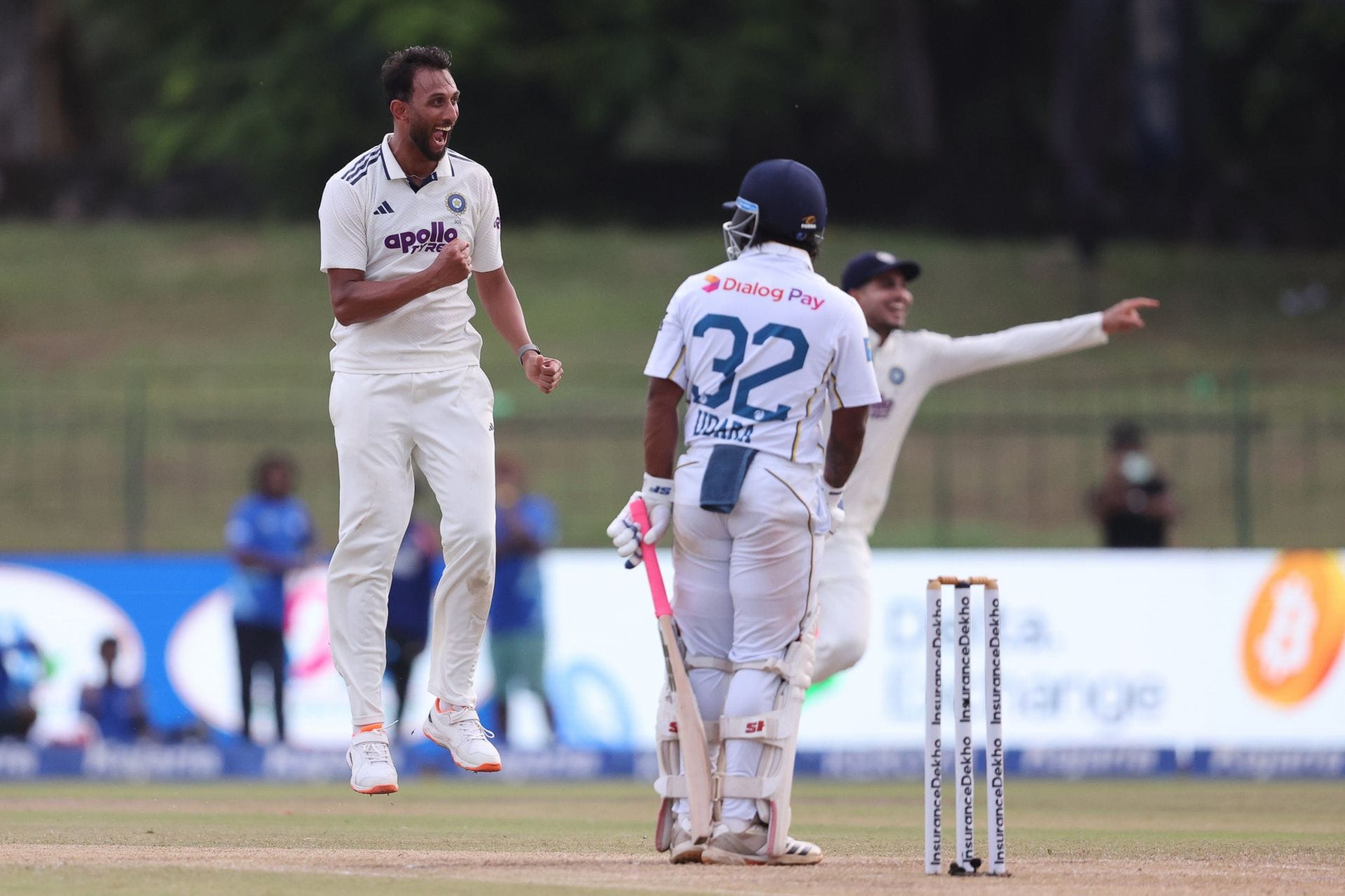 Yashasvi Jaiswal takes a stunning catch at third slip to send Lahiru Udara packing for 1 on Day 2 of SL vs IND 2026 2nd Test [Watch] 