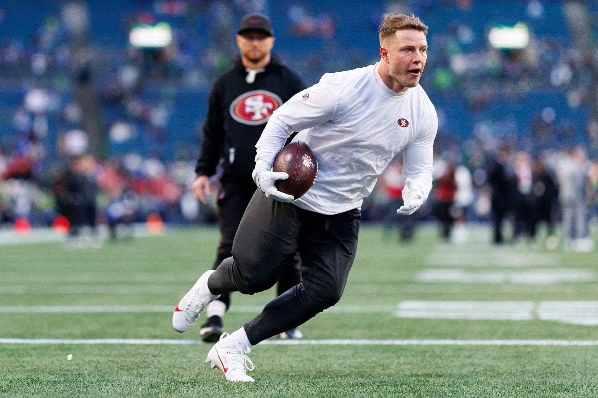 “RIP CMC owners” “Substation injury incoming”: NFL fans react as 49ers sign “Bears legend” ahead of 2026 season