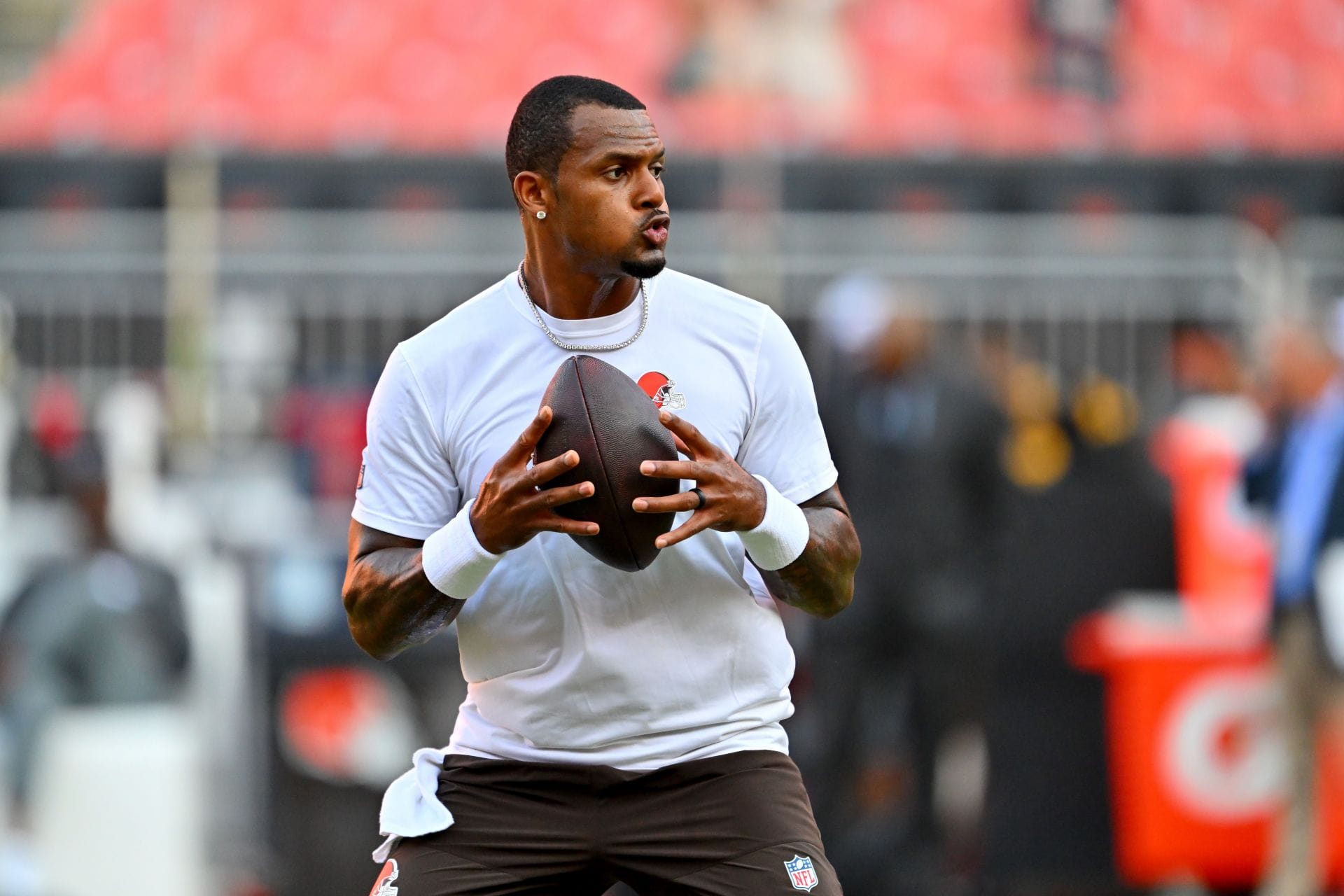 "This is egregious," "So gross": NFL fans rip Al Michaels, Kirk Herbstreit for "shameless Deshaun Watson image rehabbing" on broadcast