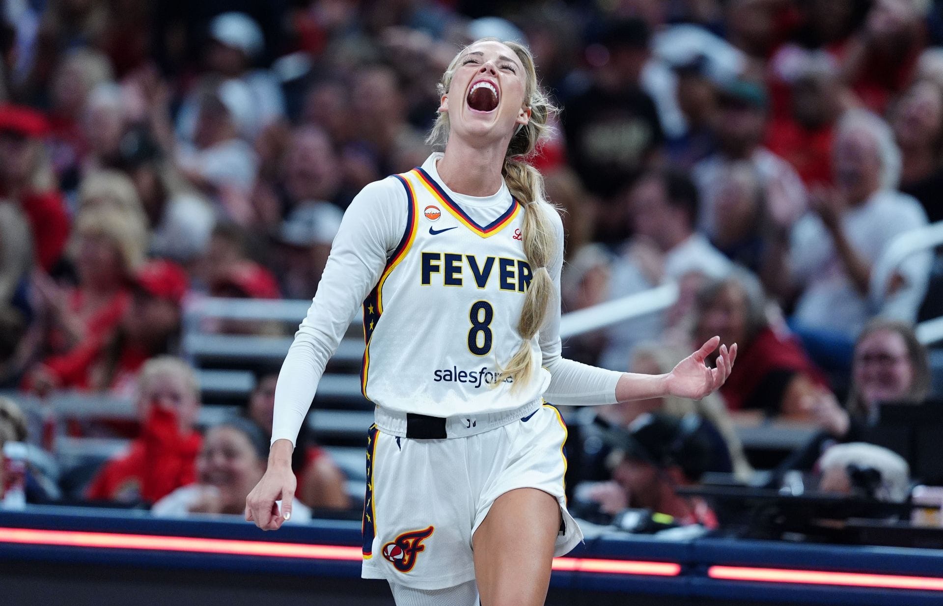 "Going to get Taylor Swift levels of famous", "Protect her at all costs" - Fans Go Wild Over Sophie Cunningham's Bar Night Out With Clayton Anderson