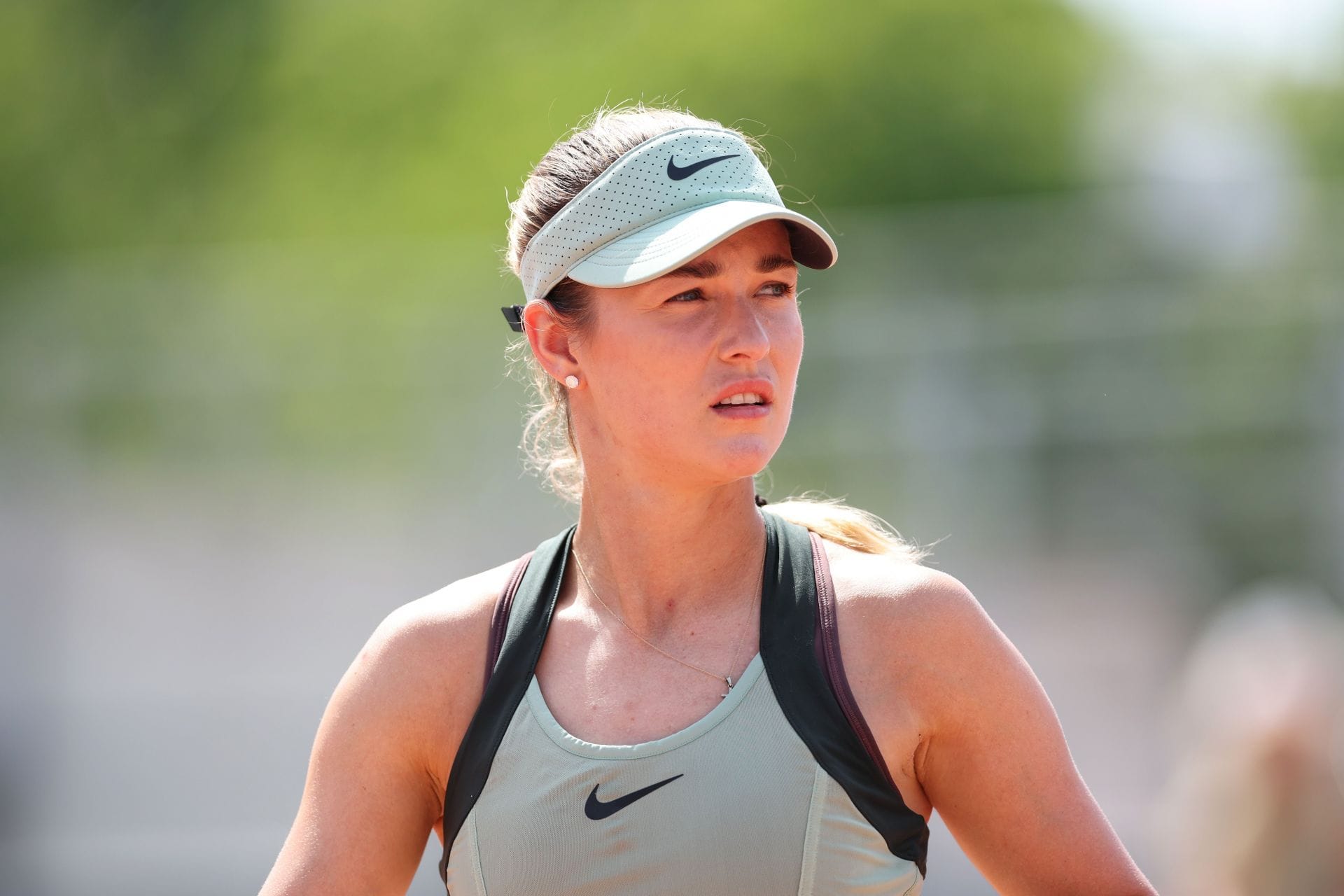 "Punish this display of DISRESPECT" - Fans furious after Anna Kalinskaya retires at Cincinnati Open just 1 game away from loss