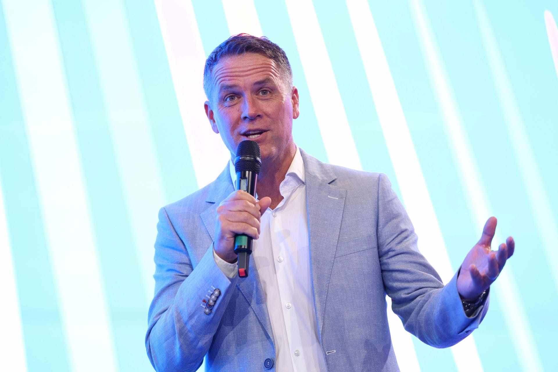 Michael Owen predicts where Arsenal, Chelsea, Manchester United and Liverpool will finish in the PL this season