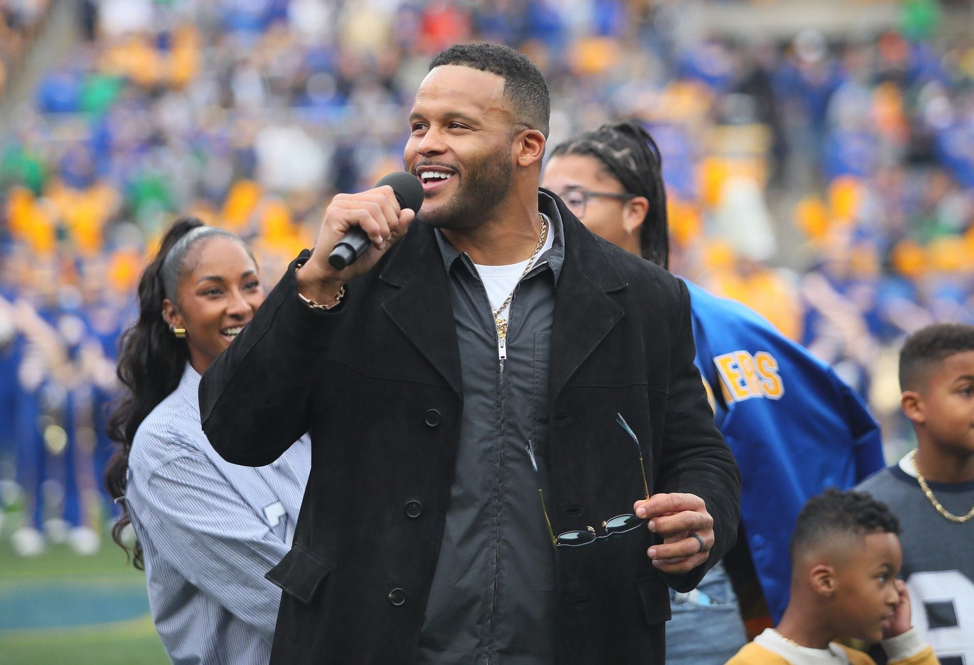 “NFL needs to prevent this” “Rams are literally buying a ring”: NFL fans react as Aaron Donald comes out of retirement to join "super team"