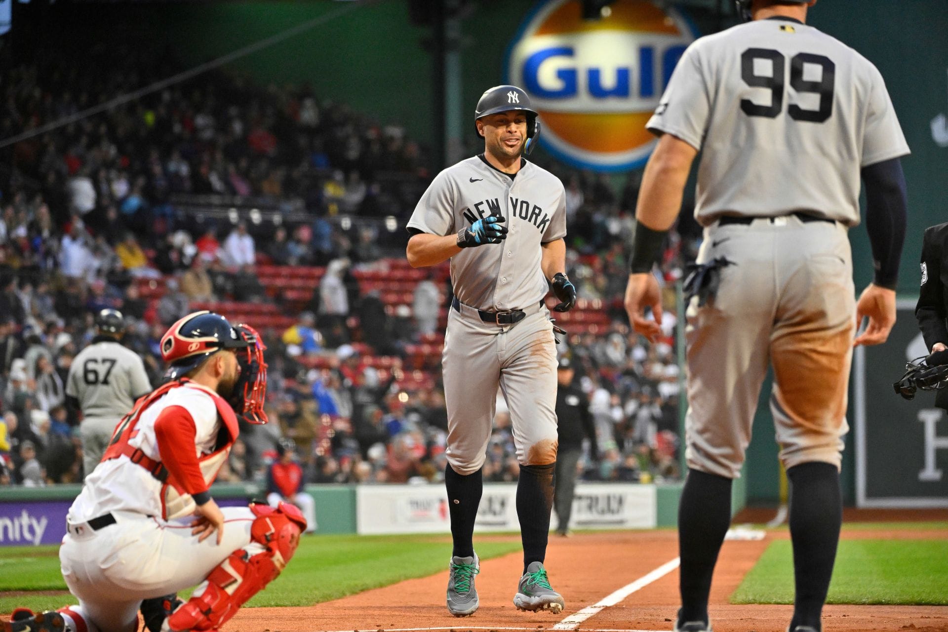 "Time to get rid of Giancarlo Stanton";"Delusional" - Fans mock $325M Yankees star over his availability despite intentions to play