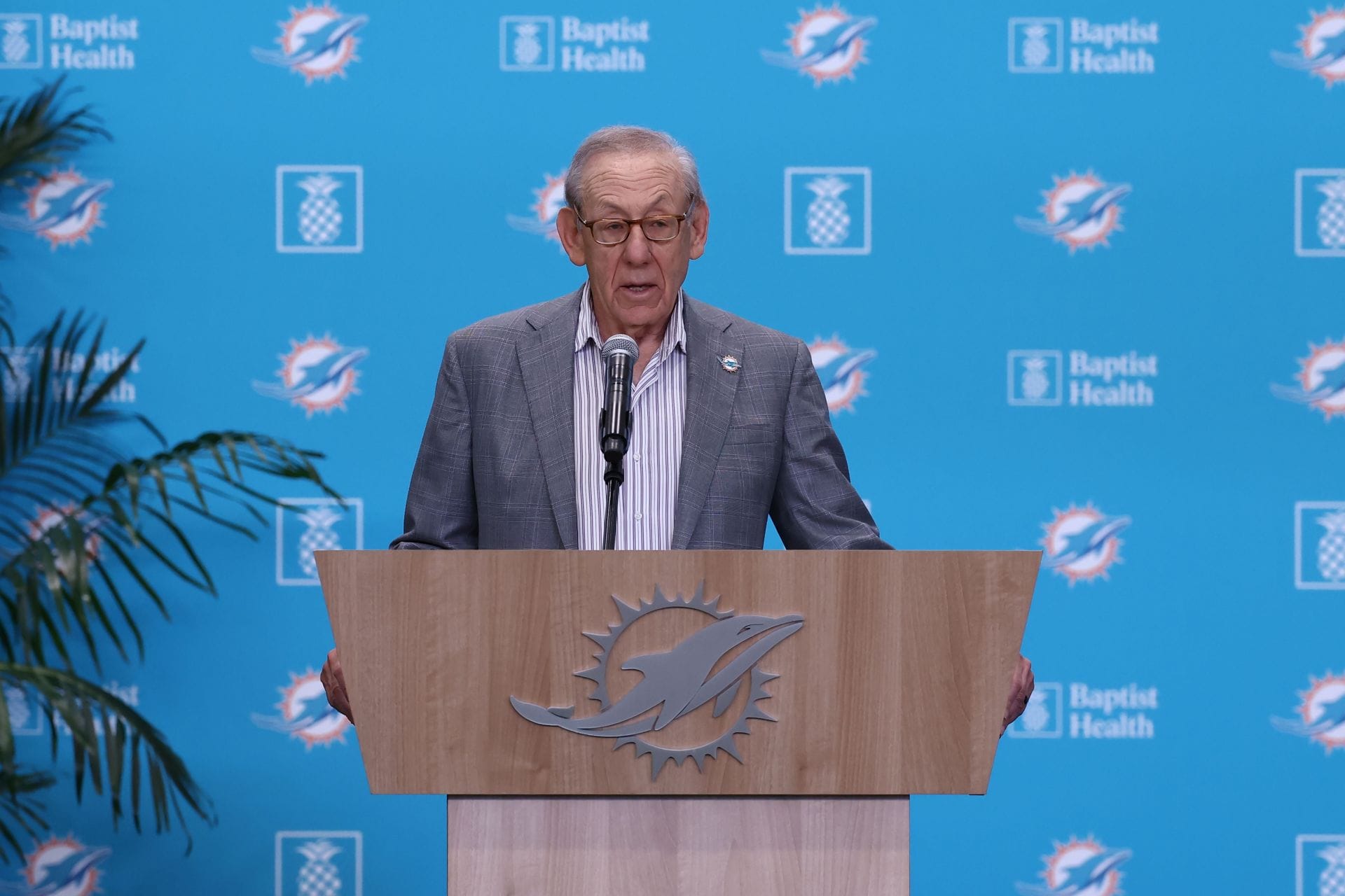 "Prepare to suck for 20 more years": NFL fans react as Dolphins owner Stephen Ross appoints son-in-law to oversee football operations