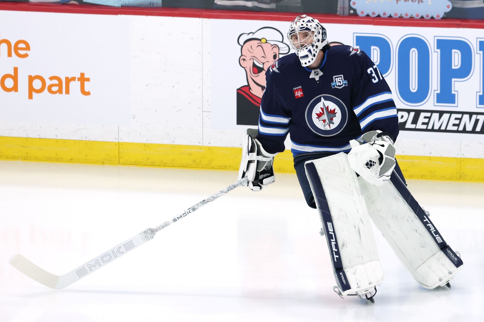 "Don't think Connor Hellebuyck's ever going to wear a Jets jersey again": Analyst on goalie's standoff w/ front office amid trade drama
