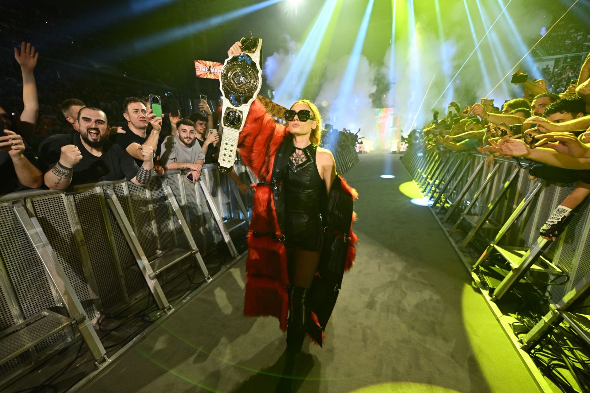 Becky Lynch Helps Former World Champion In An In-Ring Return Match on WWE RAW
