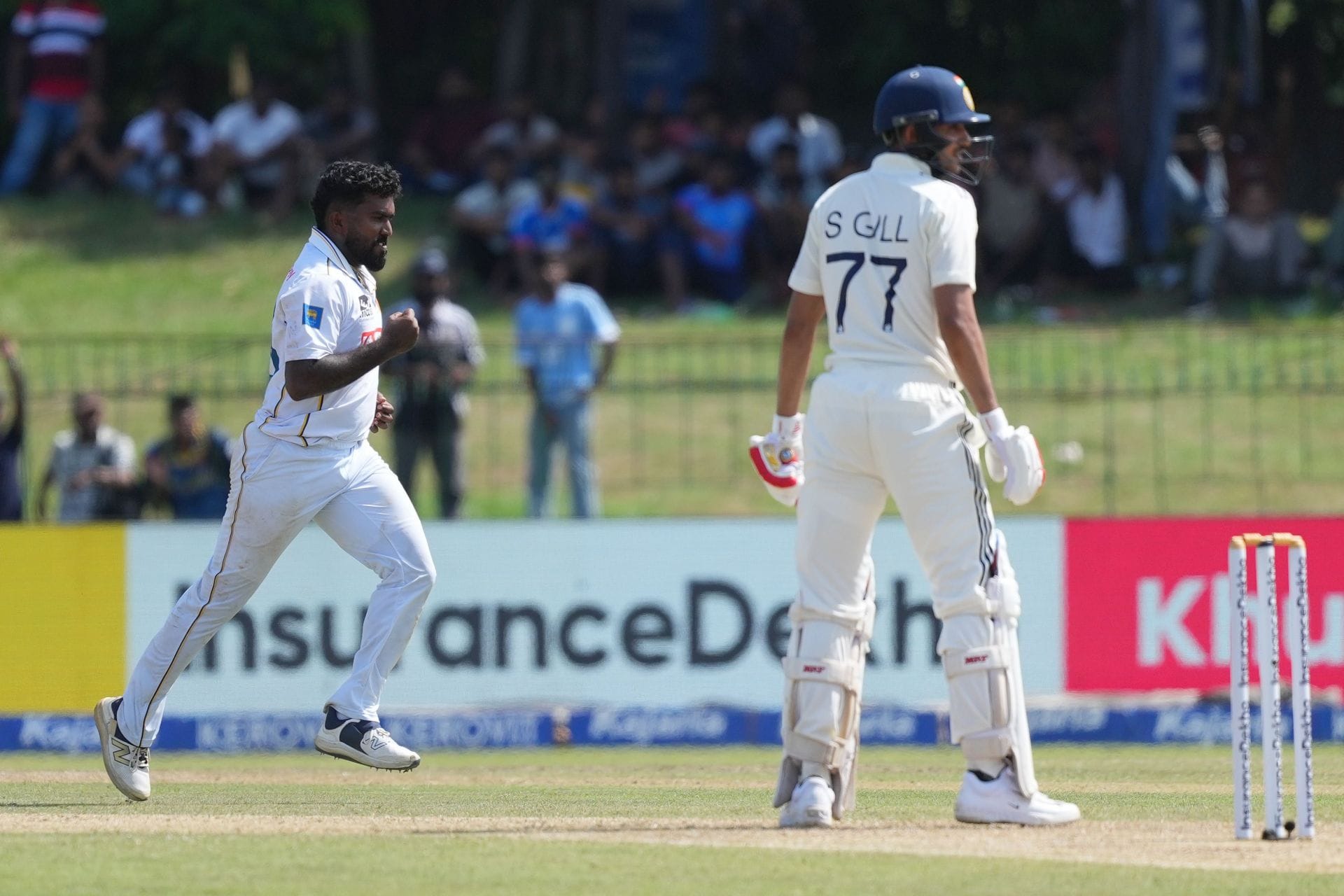 Niroshan Dickwella takes a juggling catch to dismiss Shubman Gill for 50 on Day 1 of SL vs IND 2026 2nd Test [Watch]