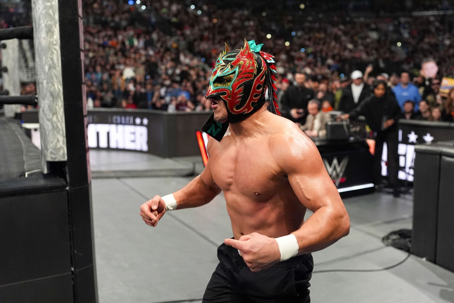 BREAKING: Dragon Lee pins current World Champion in stunning upset on WWE RAW