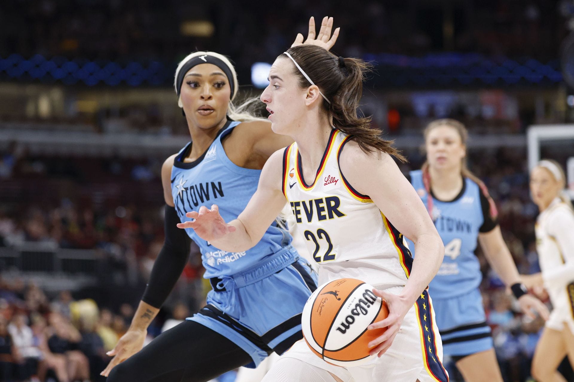"Darren Carrington really raised a piece of crap": NFL fans react as DiJonai Carrington's father's career gets dragged in WNBA controversy
