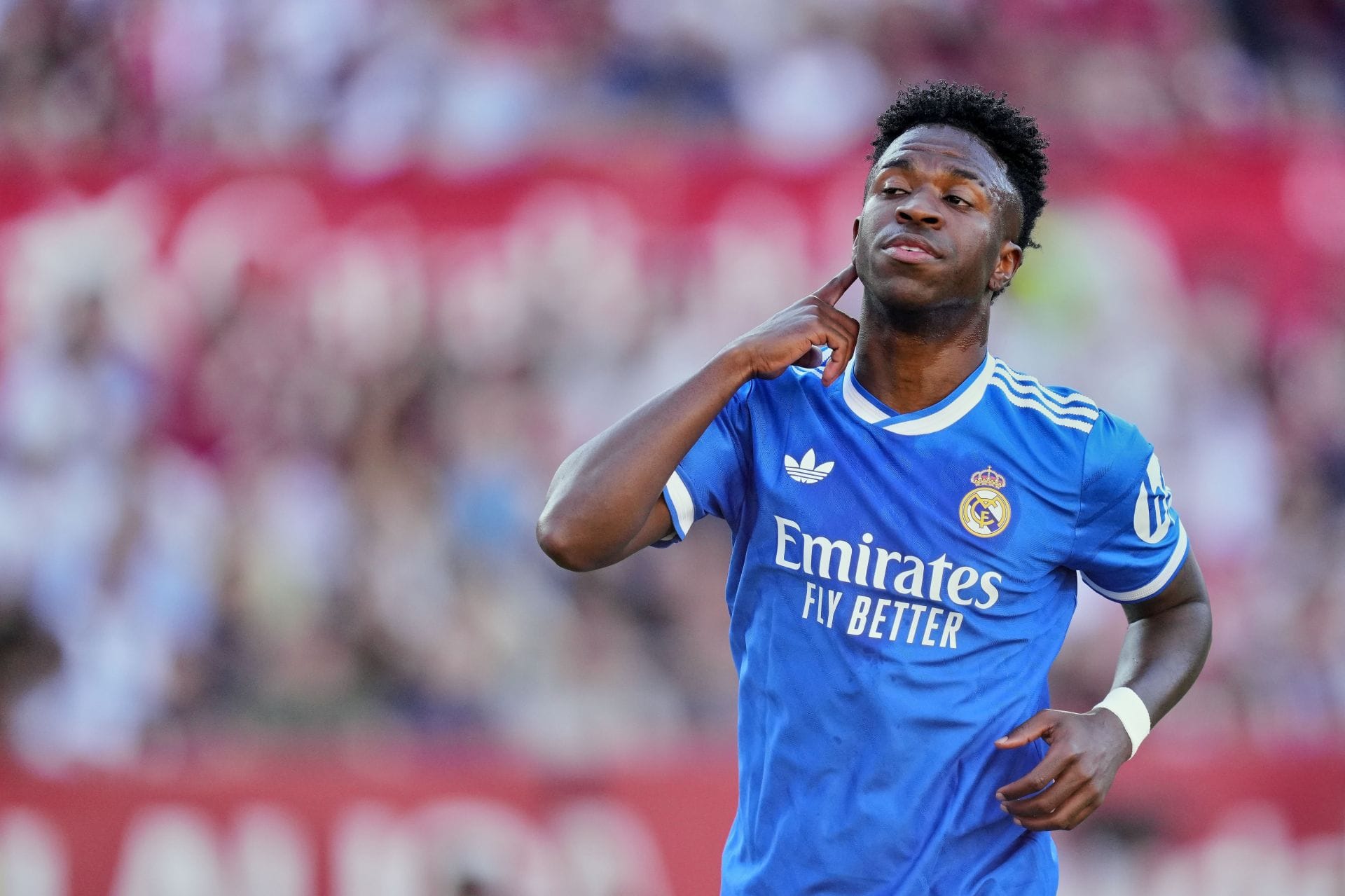 "We miss you" - Vinicius Jr sends message to Real Madrid legend