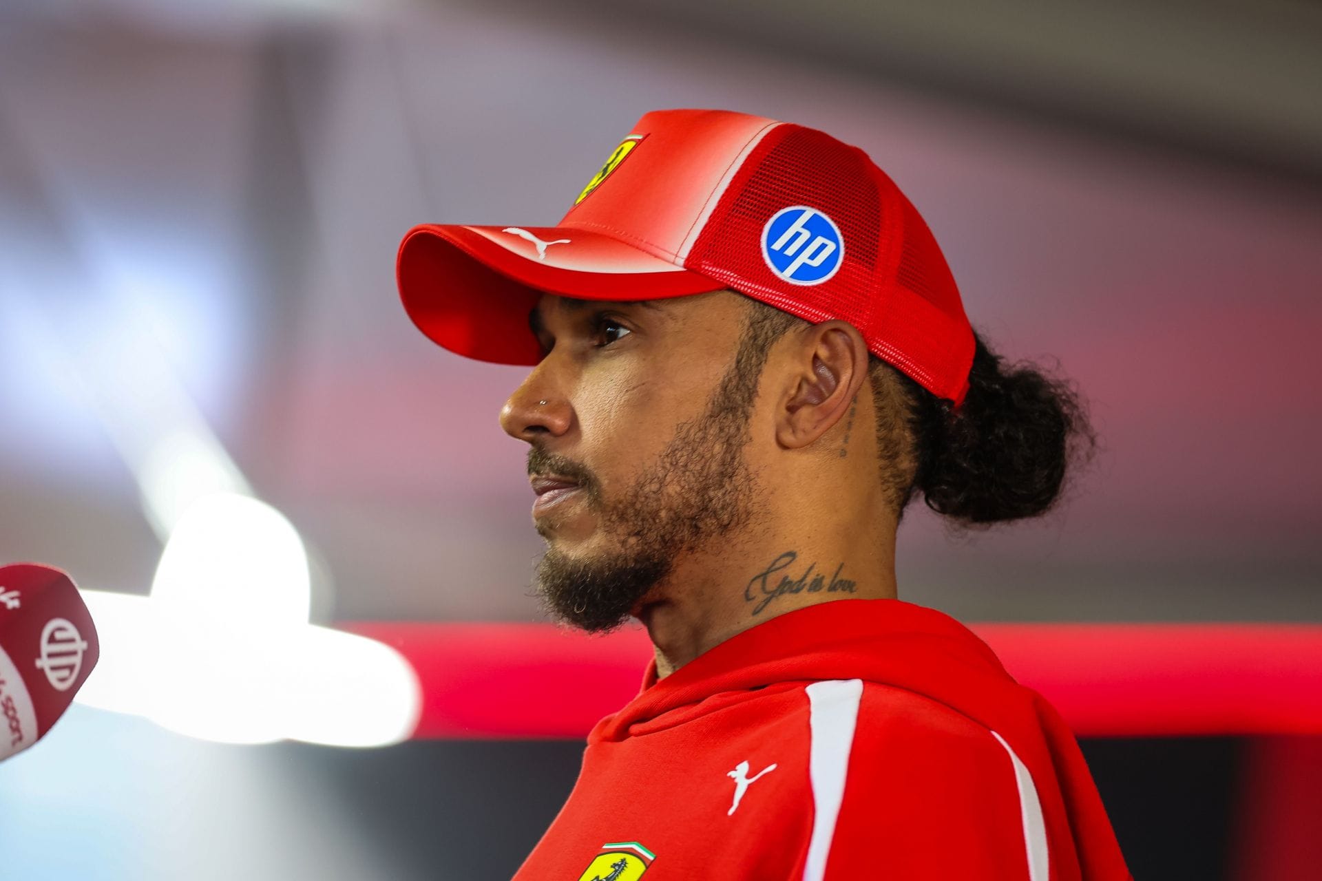 "All talk zero walk when not even your partner fits the narrative": Fans react to Lewis Hamilton talking about 'veganism' and his life choices
