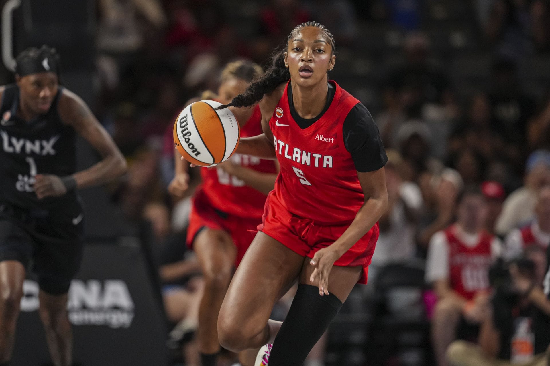 "How many mebounds?", "She surpassed Gramps" - WNBA Fans Go Wild As Angel Reese Shatters Alyssa Thomas’ Double-Double Record With 4 Games Remaining