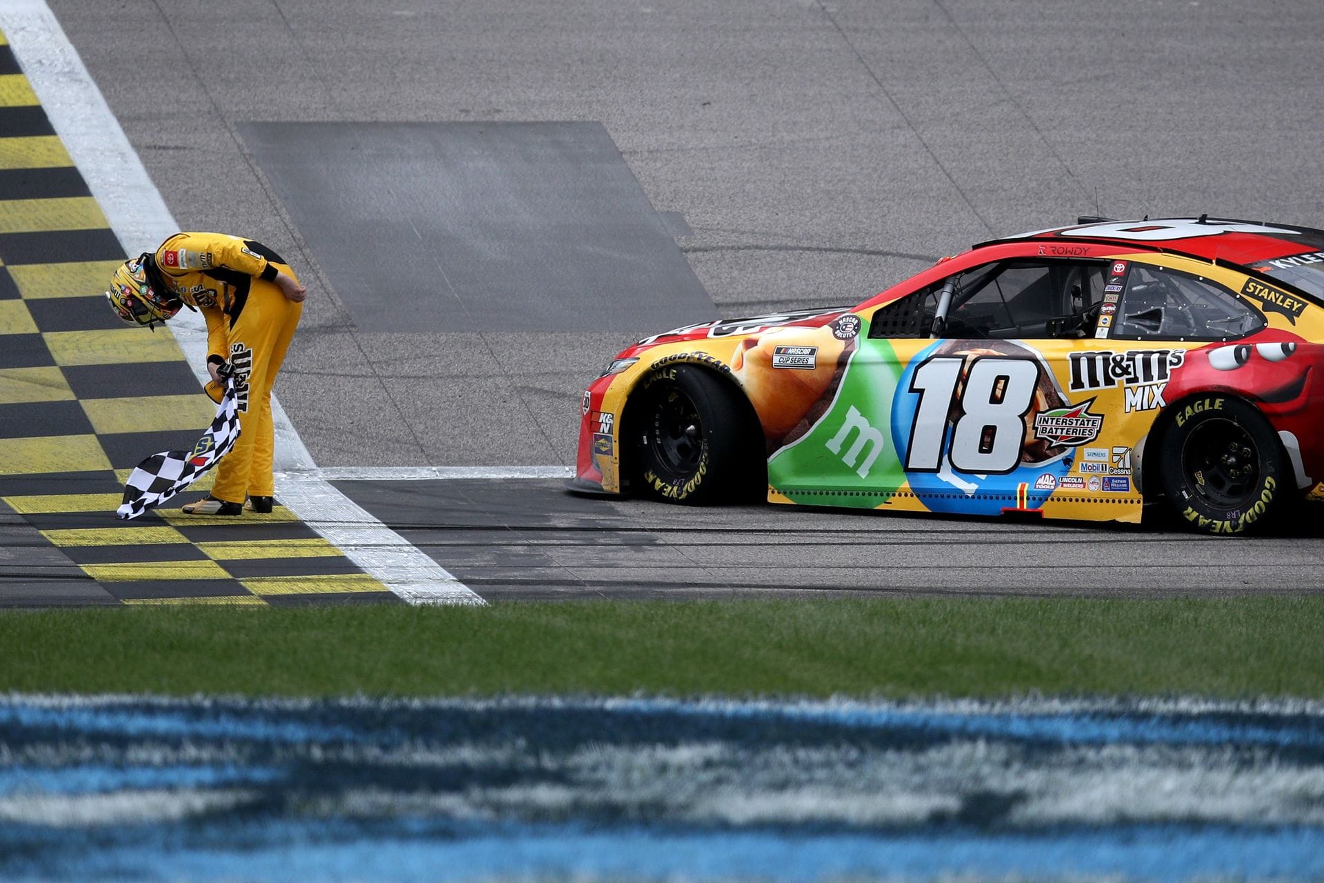 RCR & Austin Hill announce special Kyle Busch ‘signature bow’ tribute for Cook Out 400
