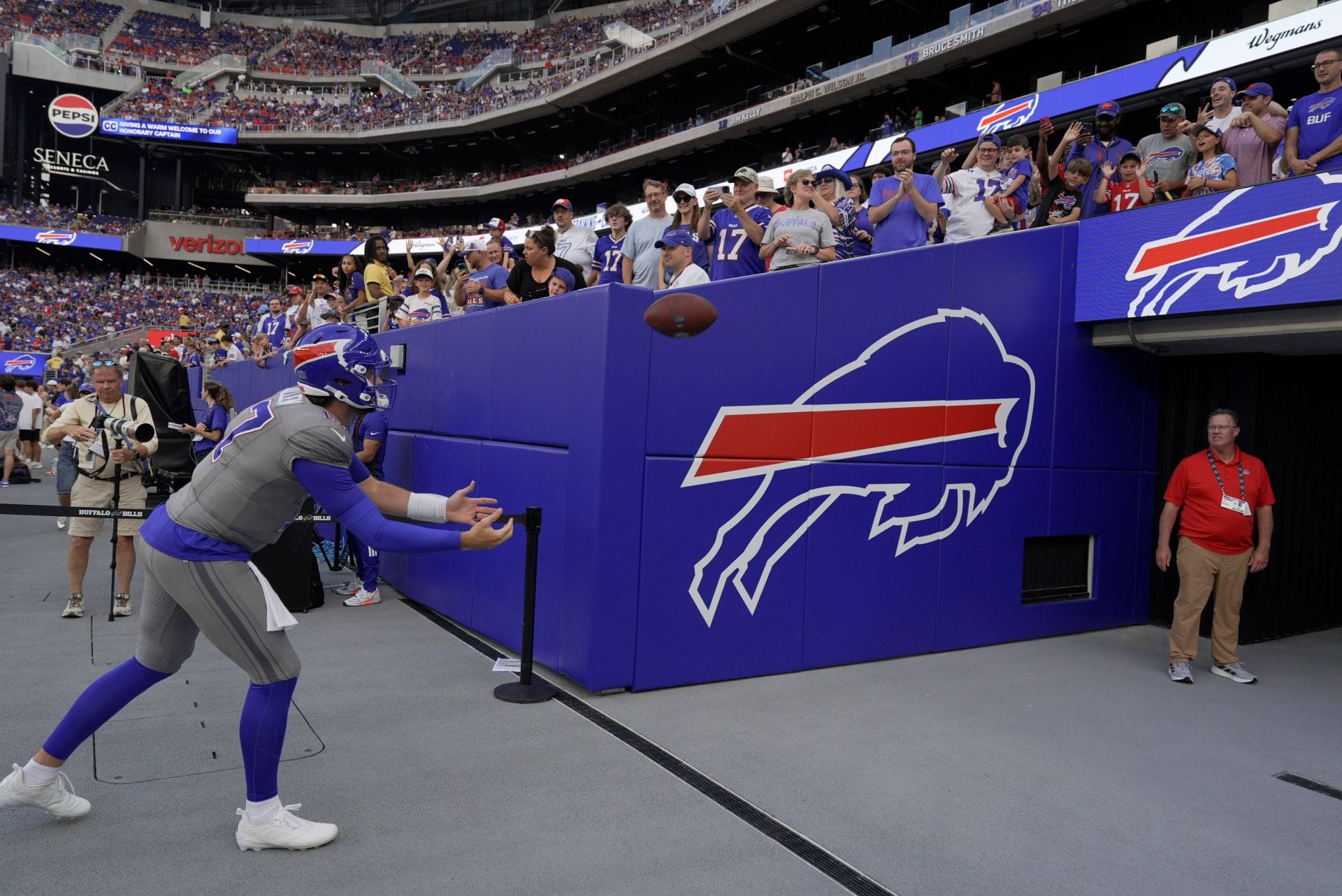 "Sickening to me": Former LB slams Bills’ “worst uniforms” as Josh Allen unveils new look at Highmark Stadium