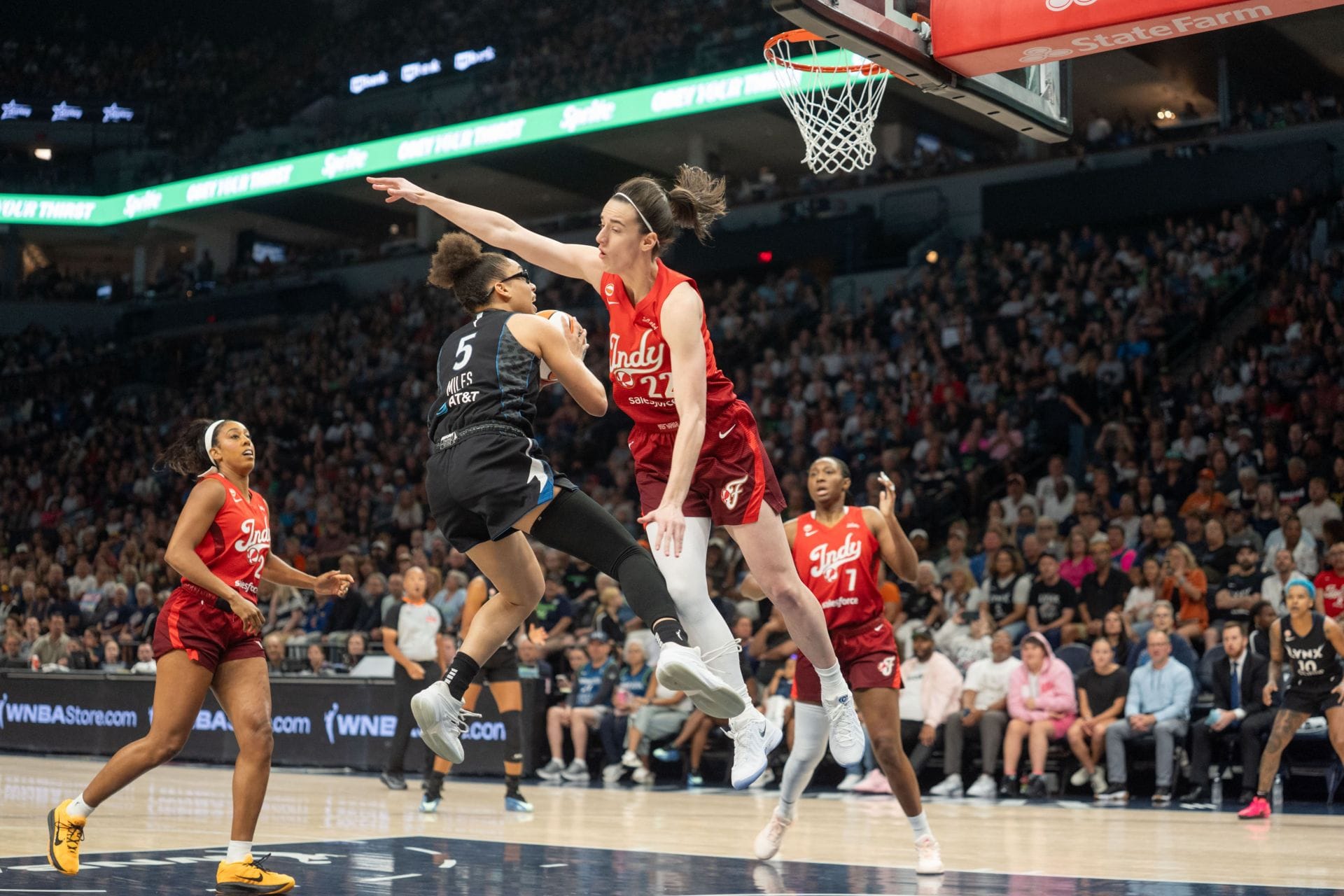 "ESPN is Really Pushing Caitlin Clark Hard": Fans Furious At Fever Star Making Top-4 MVP Graphic Over Olivia Miles After Sportscaster Raises Issue 