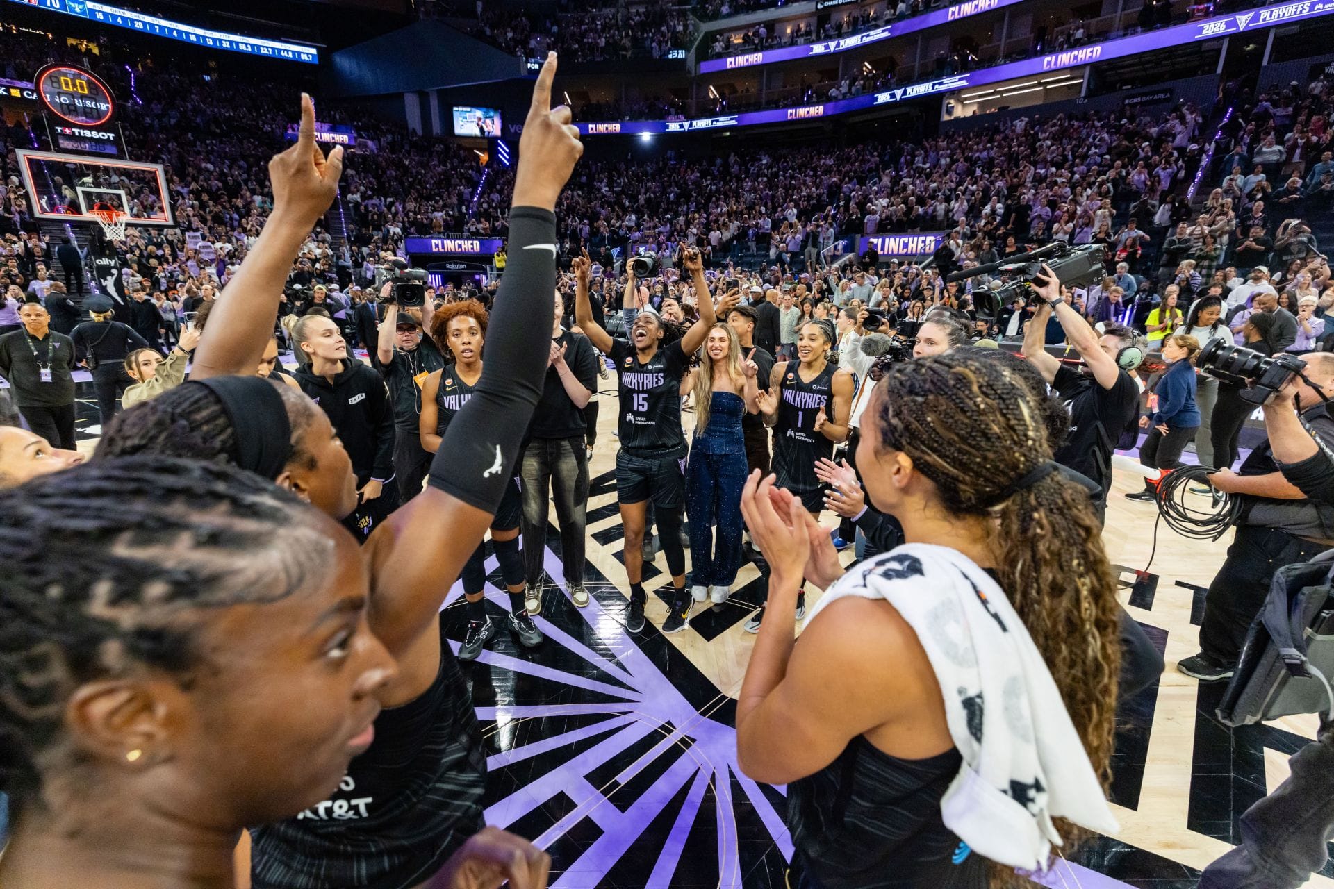 "Curry v. Azzi v. Sabrina 3 pt contest loading", "No better place than BALLHALLA" - Fans Go Wild After WNBA Sends 2027 All-Star Game To Golden State