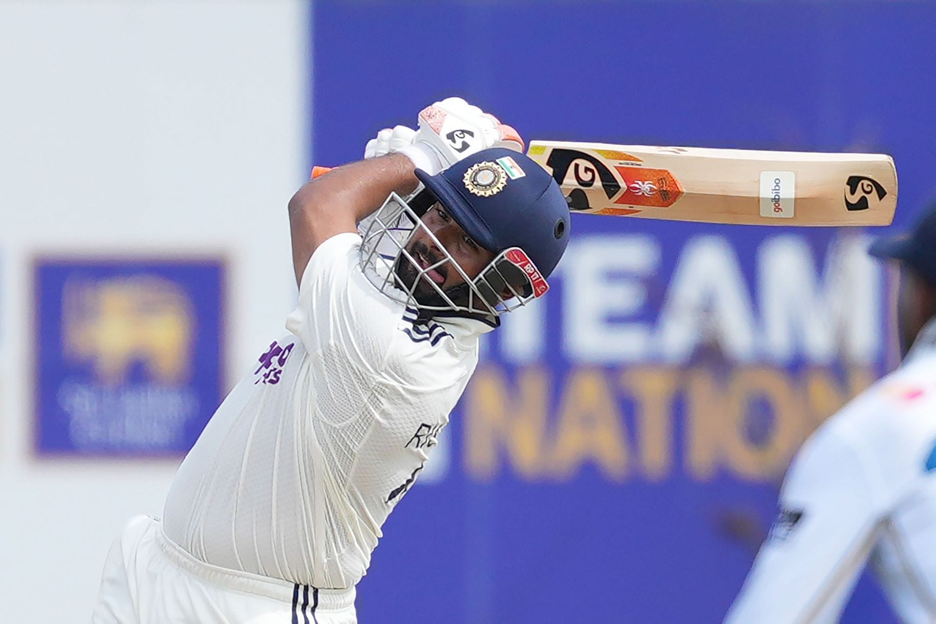 Rishabh Pant steps out to fast bowler and smashes a six into the streets on Day 4 of SL vs IND 2026 1st Test [Watch]