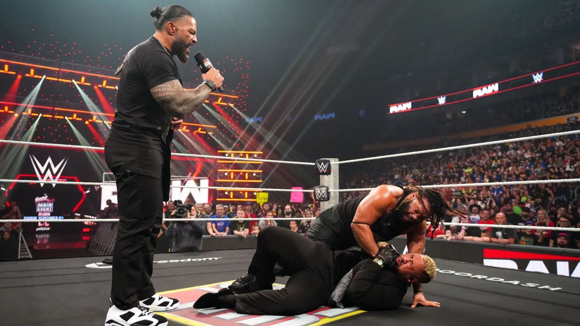 3 Theories why Jacob Fatu didn’t save Roman Reigns on WWE RAW