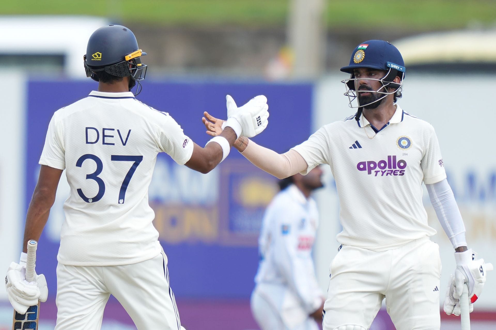 KL Rahul hugs Devdutt Padikkal in gratitude after being persuaded to go for DRS and saving his wicket in SL vs IND 2026 1st Test [Watch] 