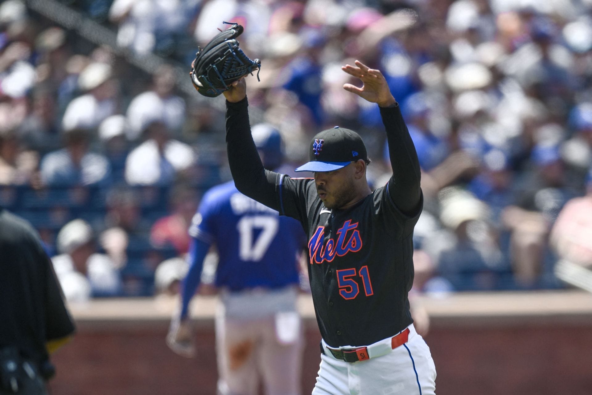 "Now we have a better chance to win" - Fans react as Mets scratch $15.5M star amid trade rumors