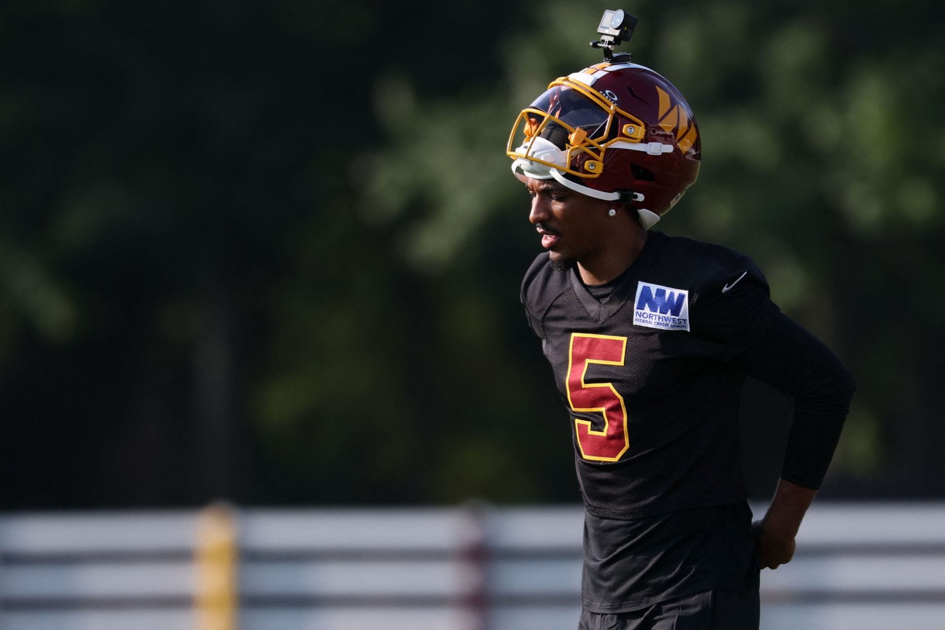“You’re not losing a top recruit over a number”: Ex-Bengals WR sounds off Jayden Daniels’ cease and desist to LSU after jersey controversy