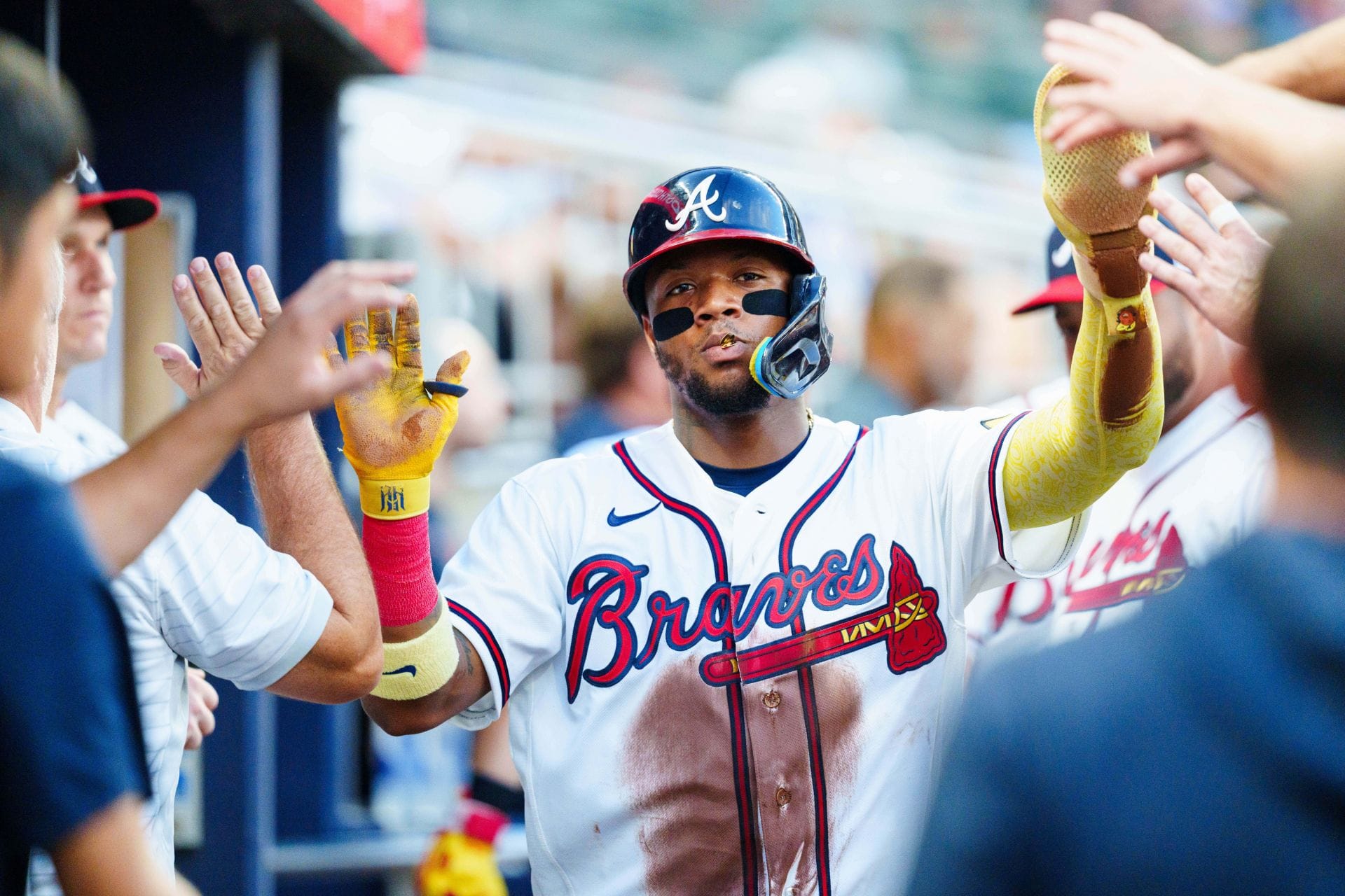 "Bazooka arm" - Fans go wild as Ronald Acuna Jr. makes incredible throw to nab base runner vs Brewers