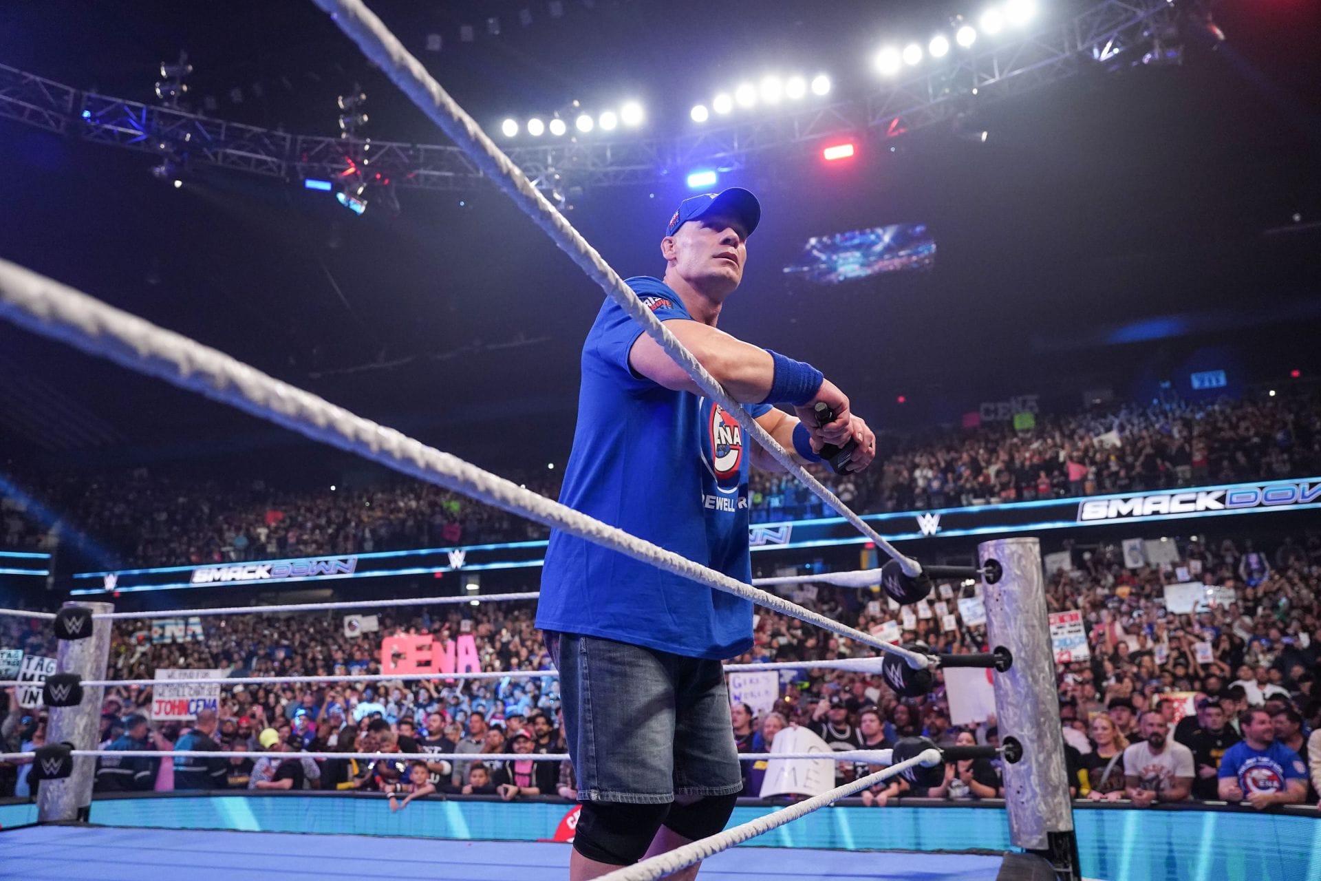 SPOILER: WWE fans chant John Cena's name at female star on SmackDown