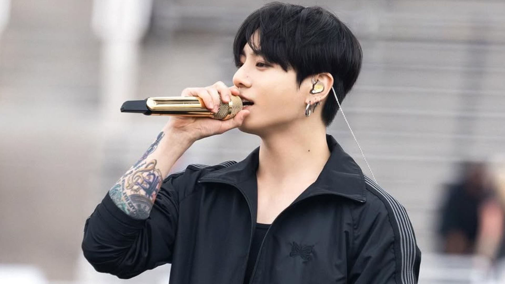 "Please respect him" - Fans react as influencers sneak homemade Kimchi for BTS' Jungkook at ARIRANG Foxborough concert; staff rejects it