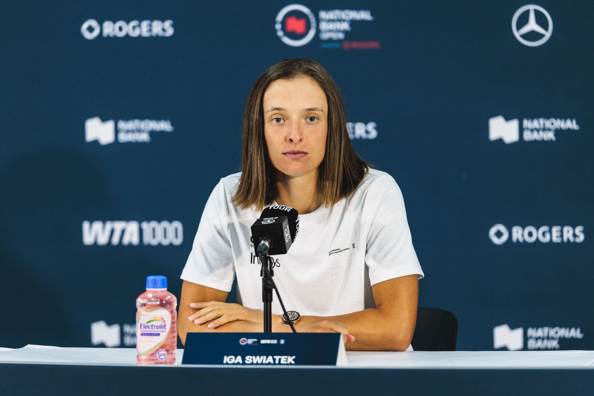 "Iga Swiatek continues to be unlikeable" - Fans divided over Pole's take on WTA's mandatory gender-testing policy