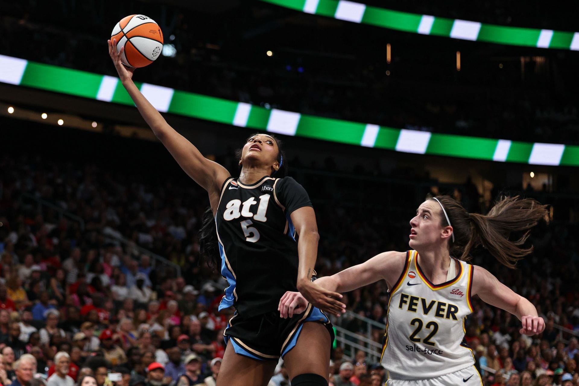 "She said 'Holy brick'", "Choke" - WNBA Fans Can't Believe Caitlin Clark Grinning After Angel Reese’s Costly Buzzer Beater Miss