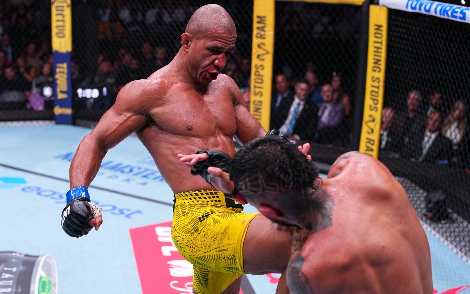 "Broke his foot breaking 'Fluffy's' knee" - Fans react as Gregory Rodrigues exits UFC Sacramento in a wheelchair