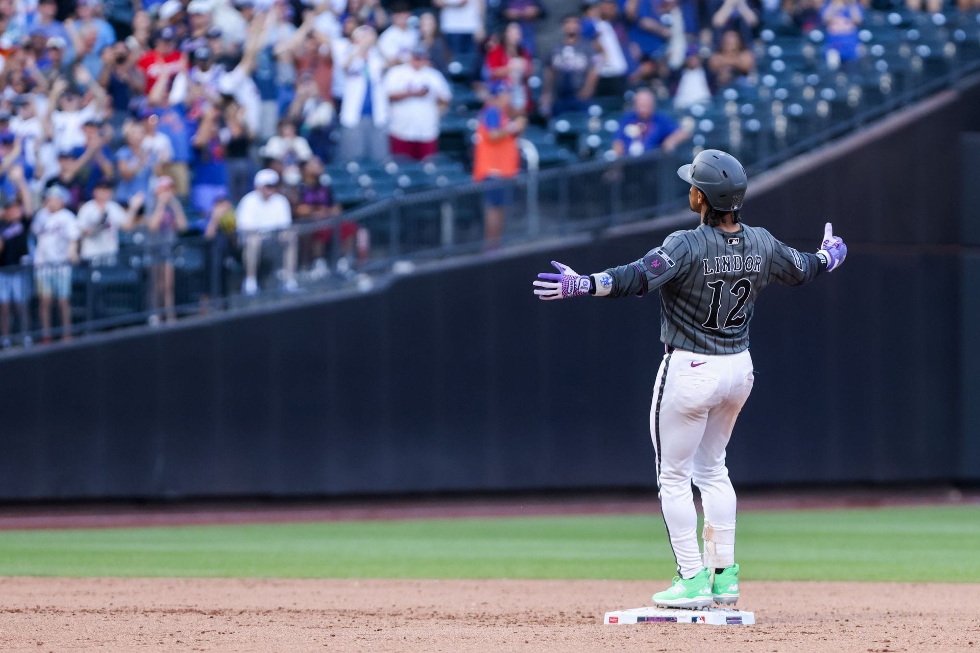 Francisco Lindor's wife Katia drops 4-word reaction to the $341M Mets superstar's performance vs. Brewers in thrilling victory