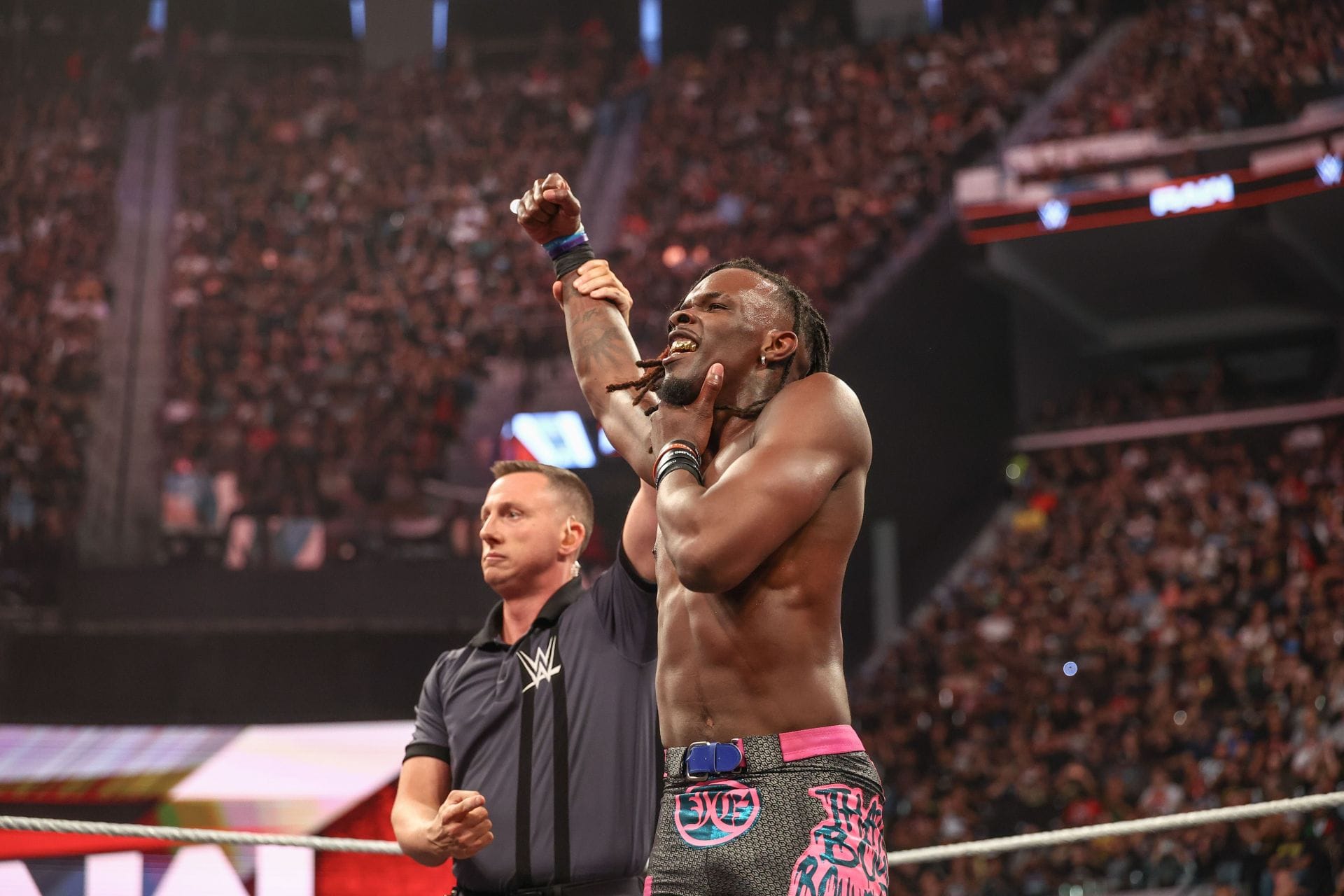 Je'Von Evans beats former Champion in first-time-ever match on RAW; Gets destroyed again post-match