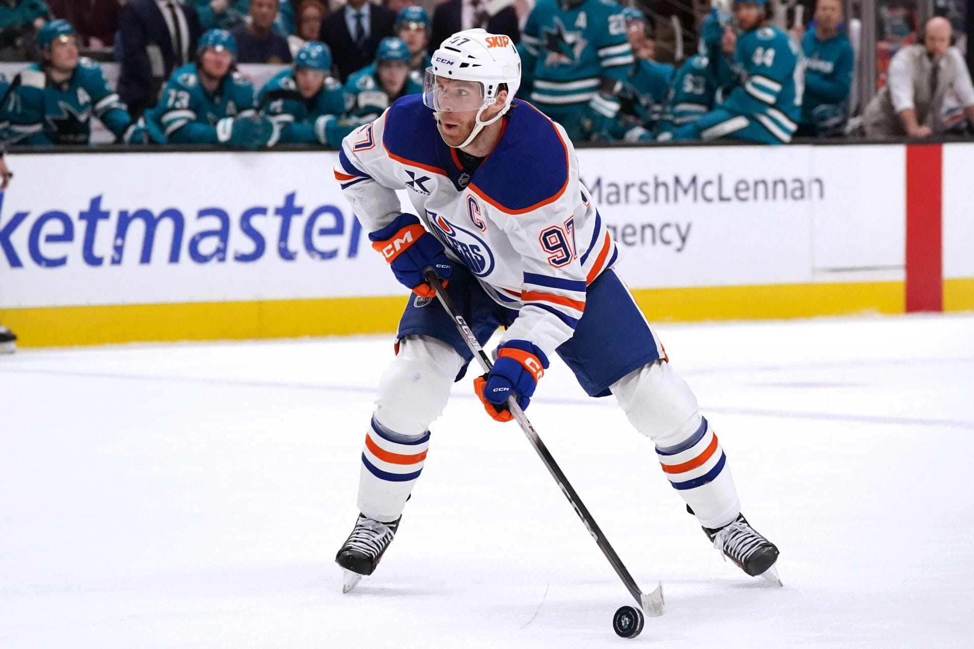"Dude is not that good" - Chel fans left divided as Connor McDavid becomes first player ever to earn 99 rating on NHL27