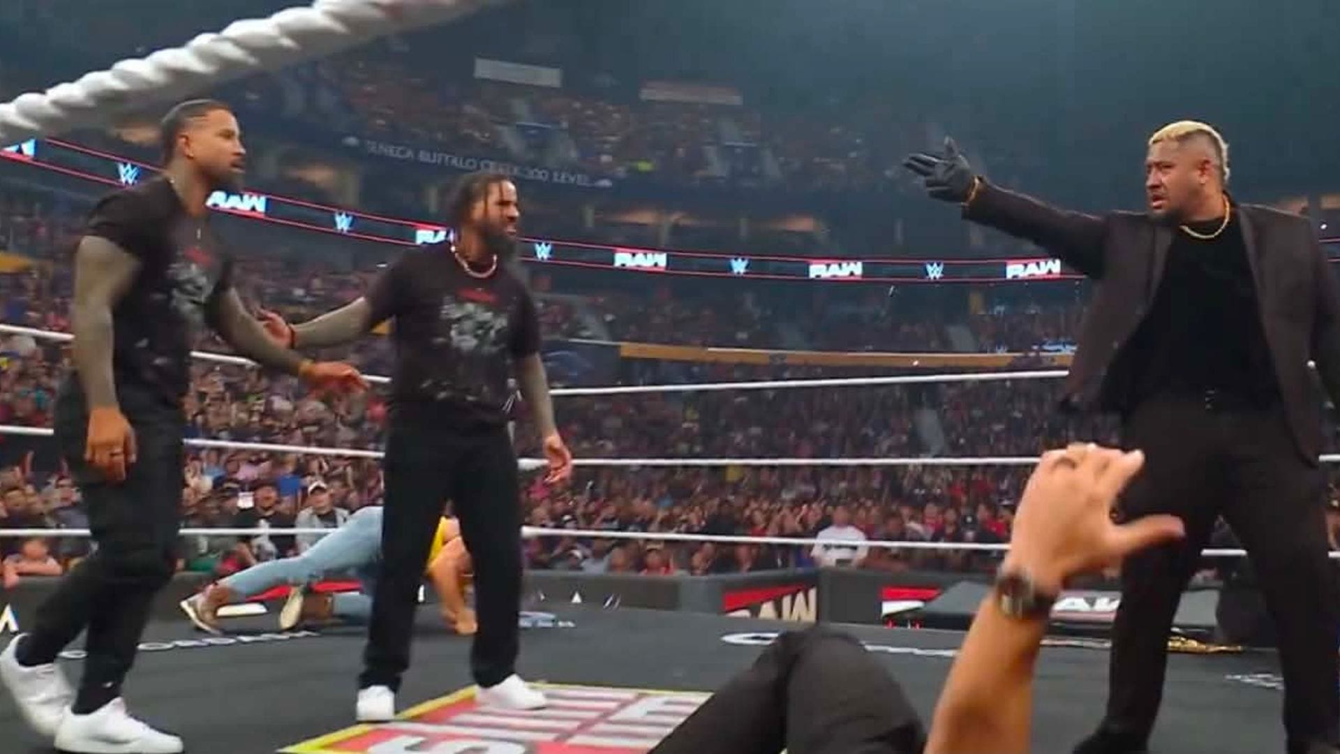 Jey Uso Breaks Silence With A Cryptic Message After Solo Sikoa Betrays The Bloodline On WWE RAW