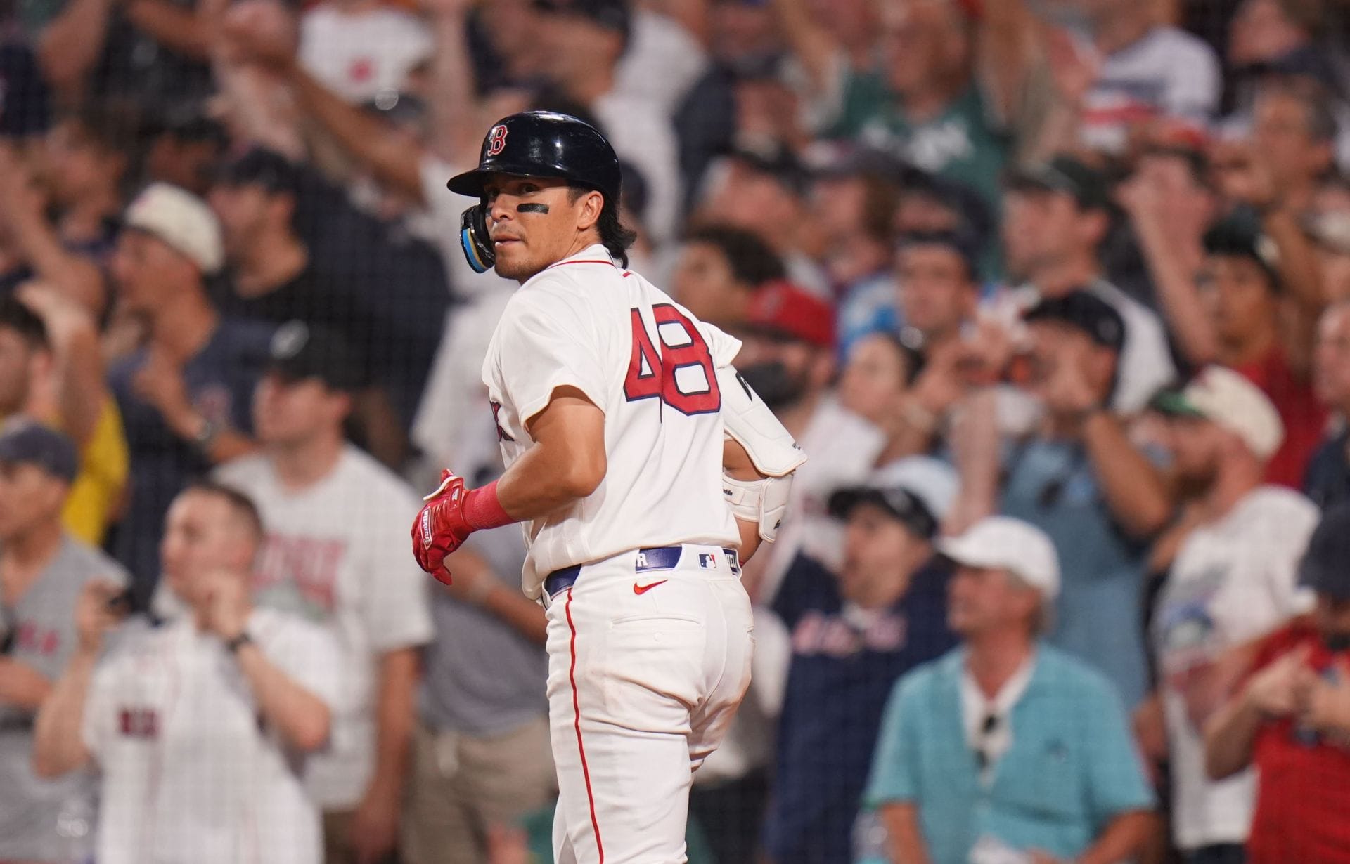 "This is like Tom Brady forgetting touchdown" - Fans go wild as Anthony Seigler scores on $50M Red Sox star's flyball in bizarre sequence