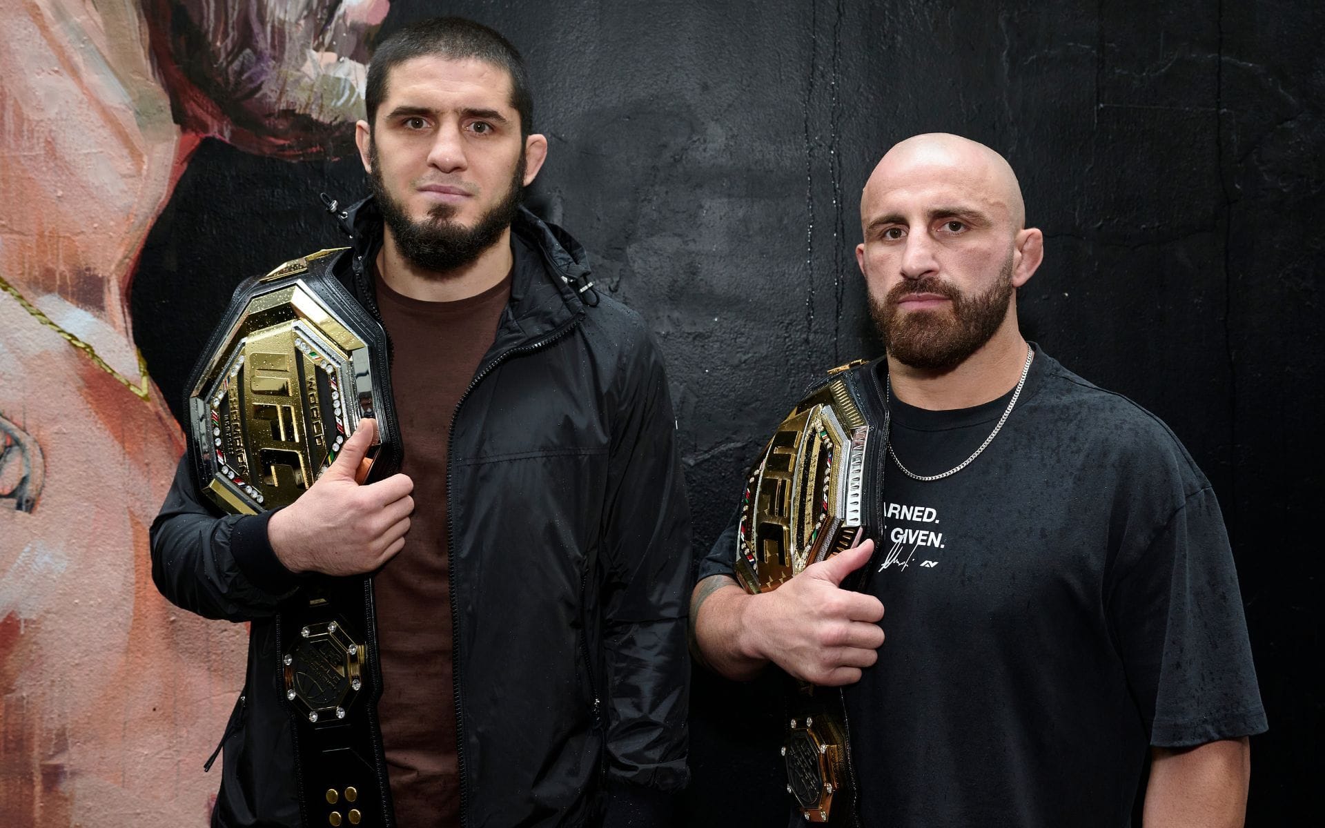 "Will have to actually ask my wife" - Alexander Volkanovski responds to Islam Makhachev's 2-3 weeks in Dagestan offer