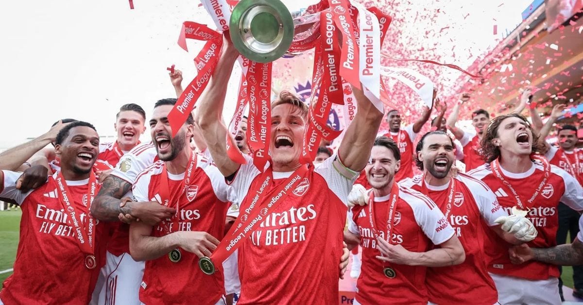 Former Arsenal star Alan Smith makes early Premier League predictions, names his top 6 for upcoming season